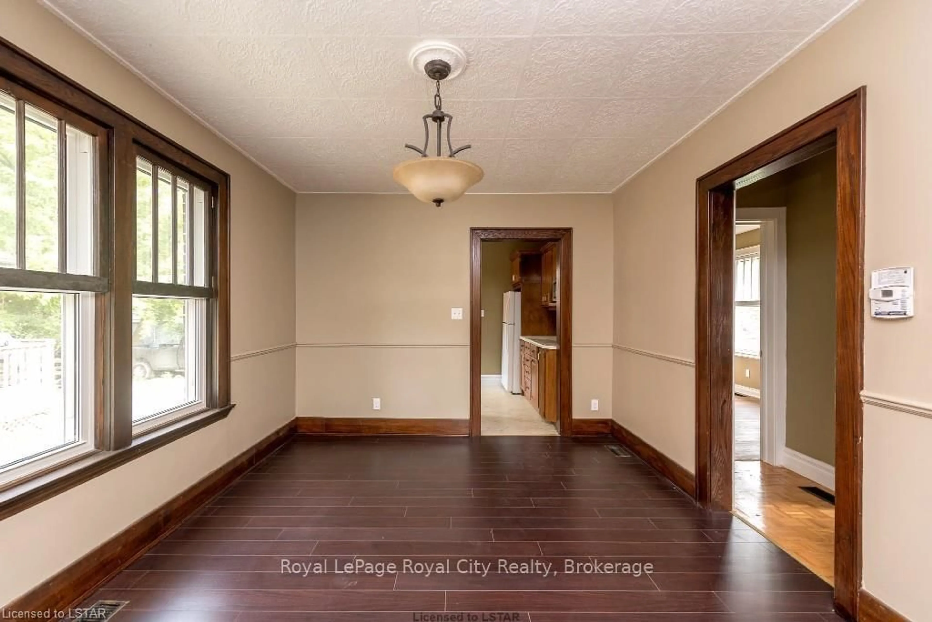 Indoor entryway for 87 Stanley St, London South Ontario N6C 1B3
