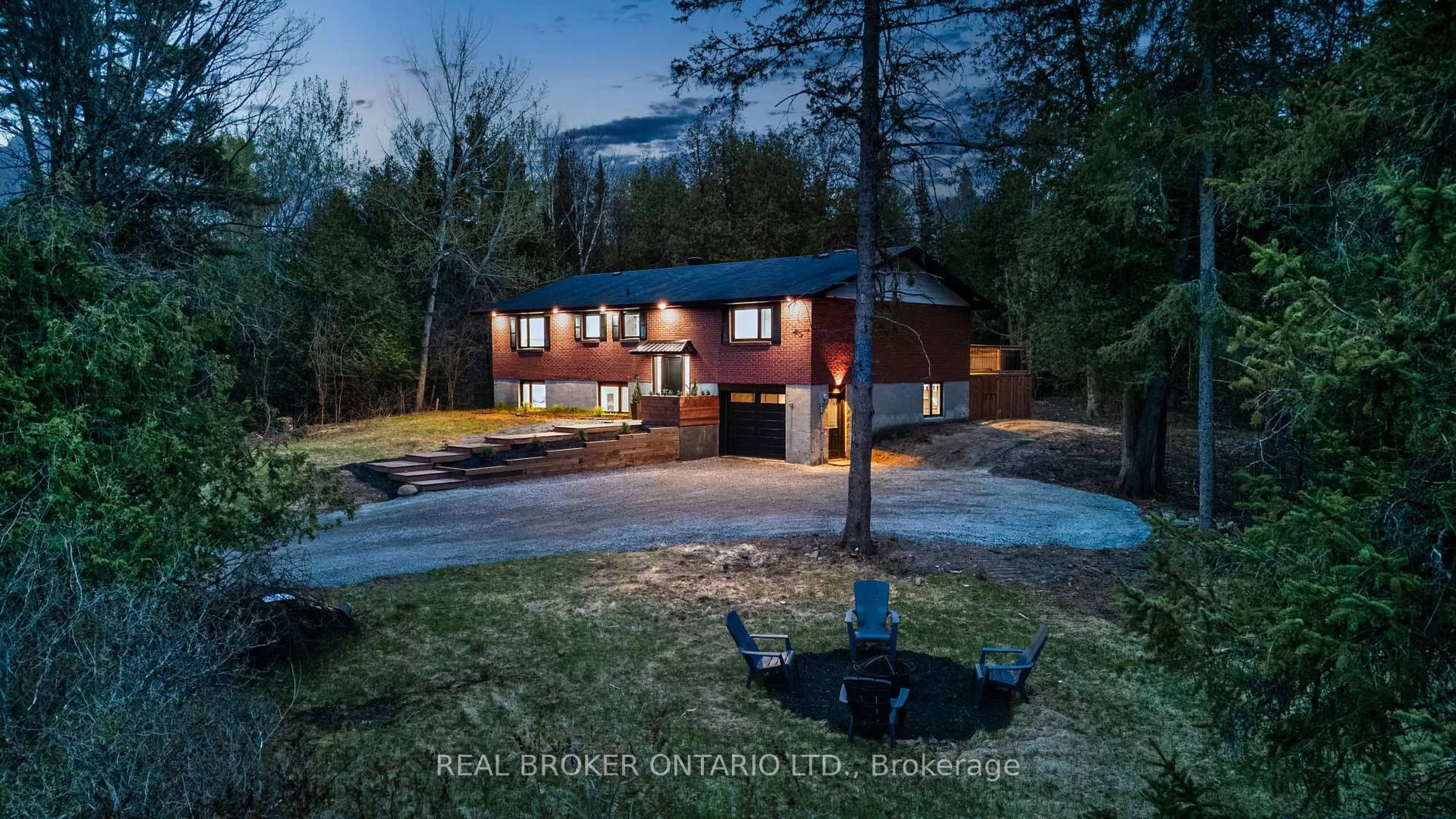 A pic from outside/outdoor area/front of a property/back of a property/a pic from drone, unknown for 833 Beavertail Rd, Carp Ontario K0A 1L0