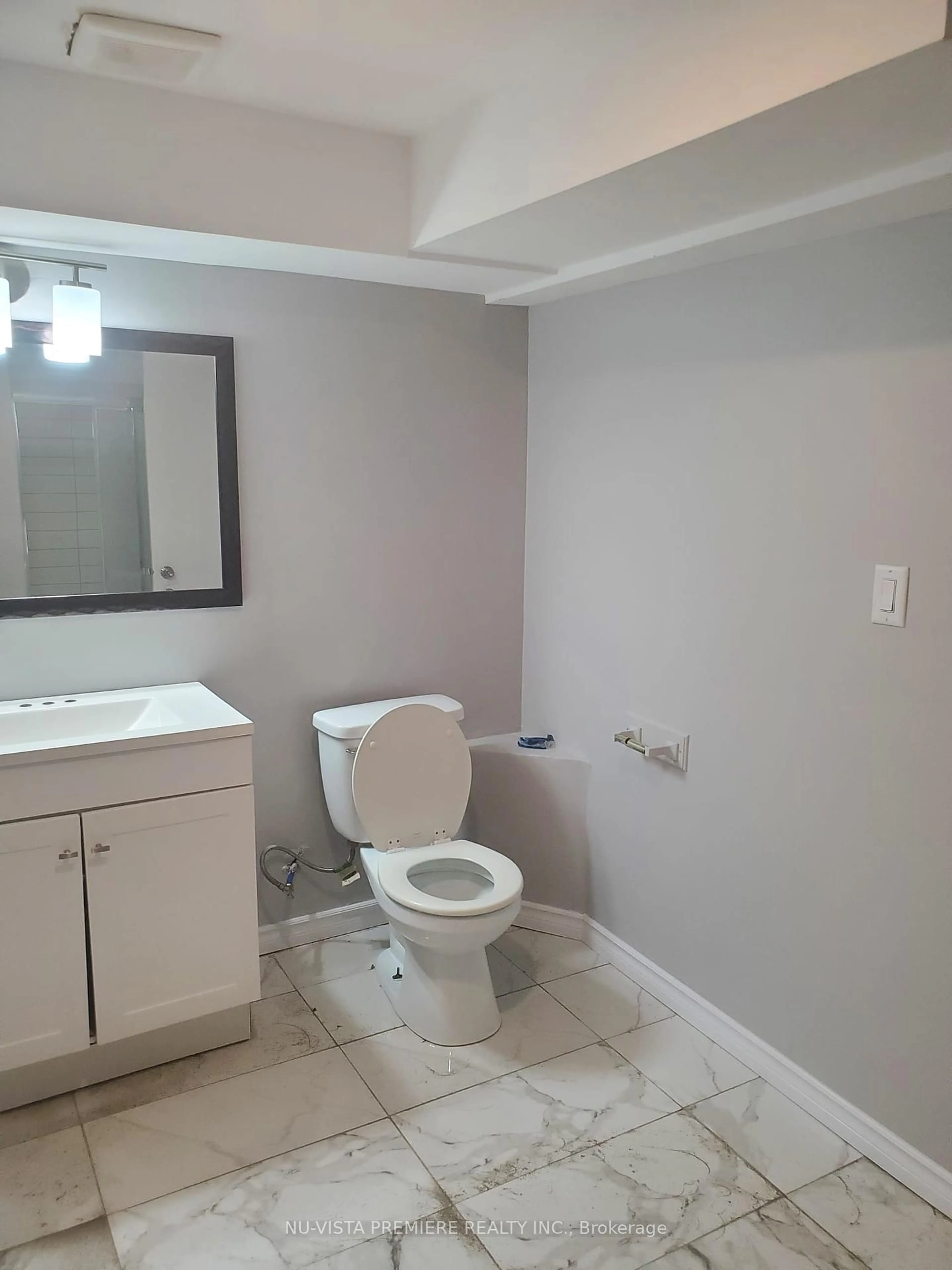 Standard bathroom, unknown for 63 Wistow St, London East Ontario N5Y 1C9