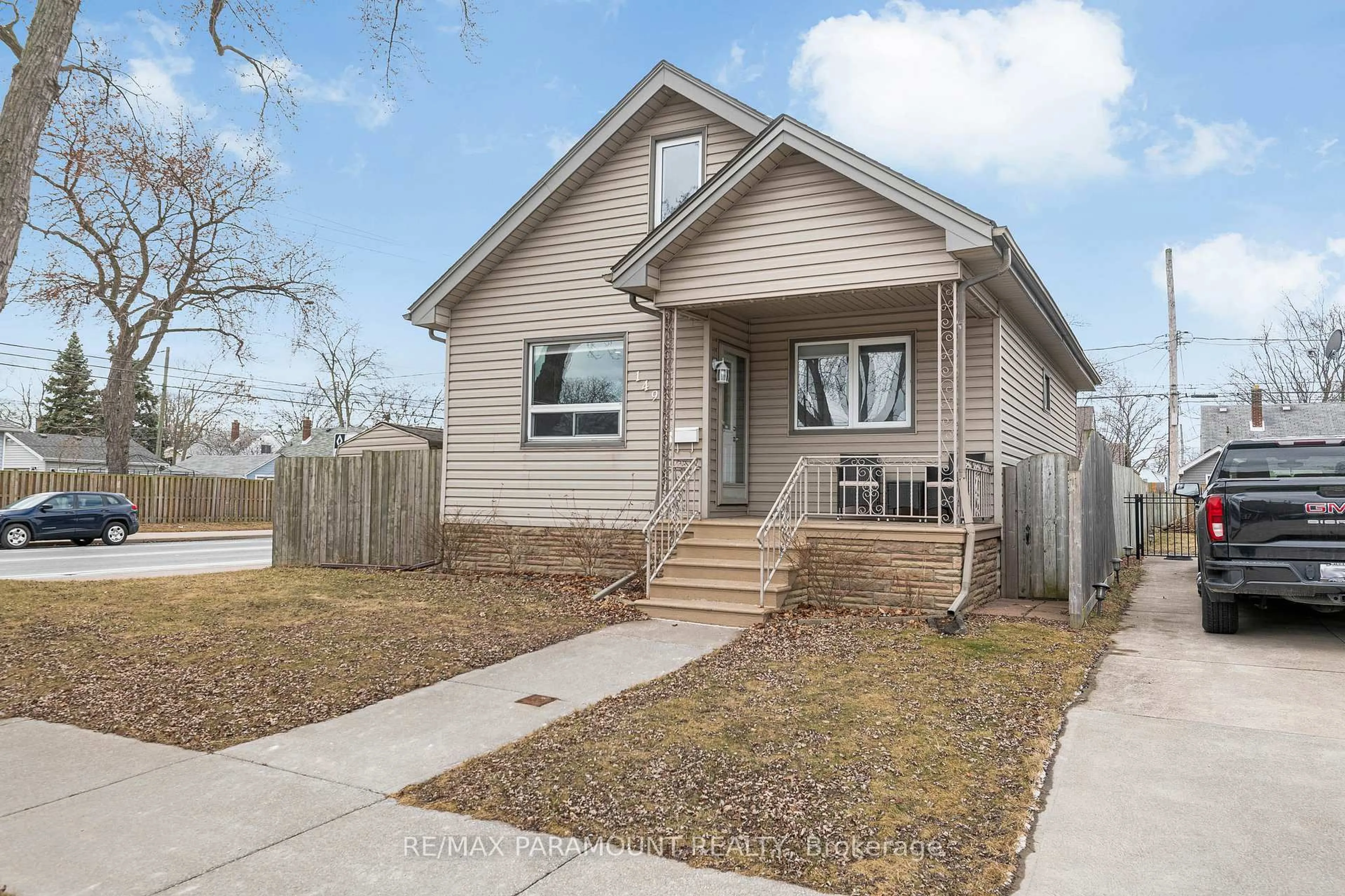 Home with vinyl exterior material, street for 1495 ARTHUR Rd, Windsor Ontario N8Y 3Y8