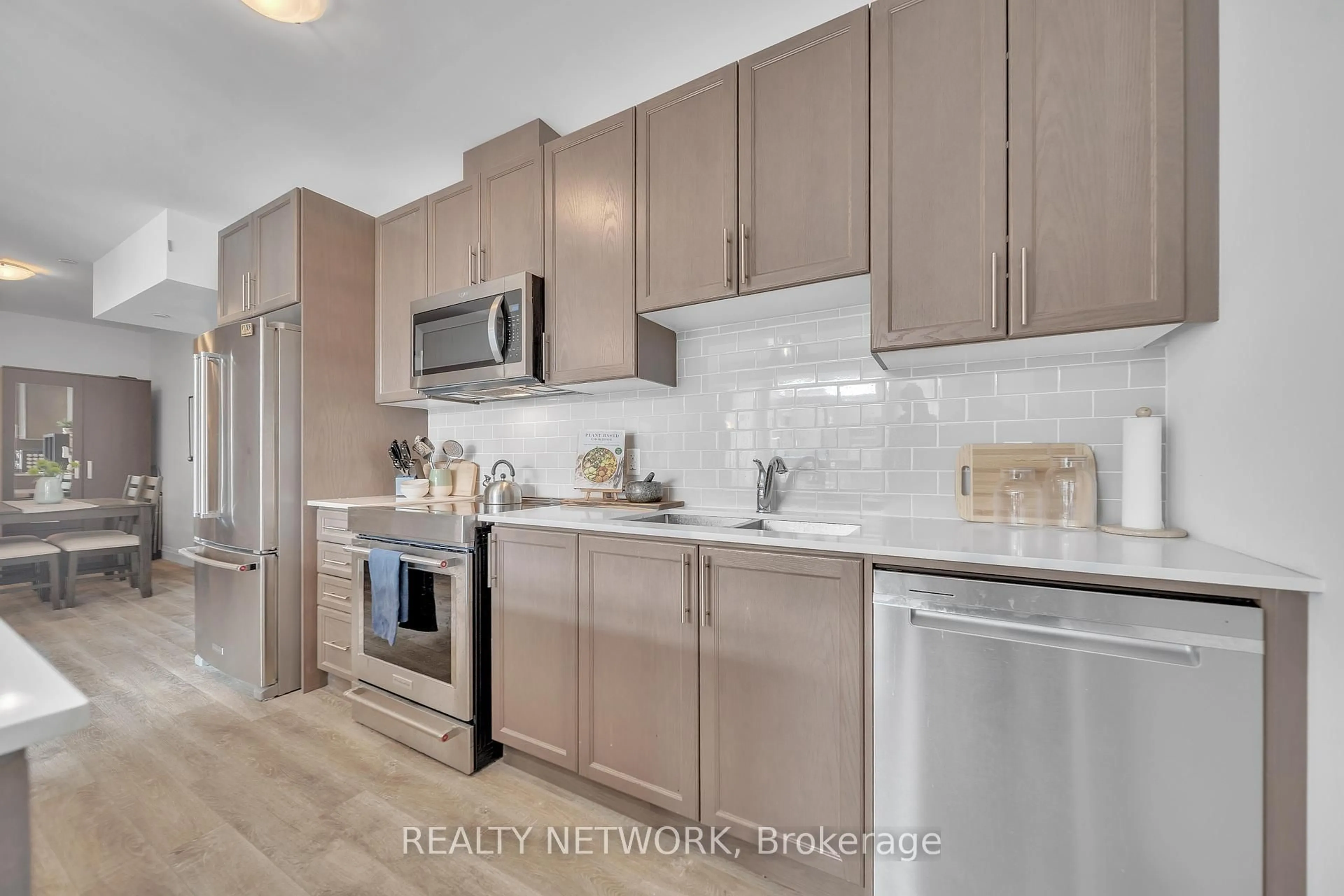 Unknown for 1 Redfern Ave #410, Hamilton Ontario L9C 0E6