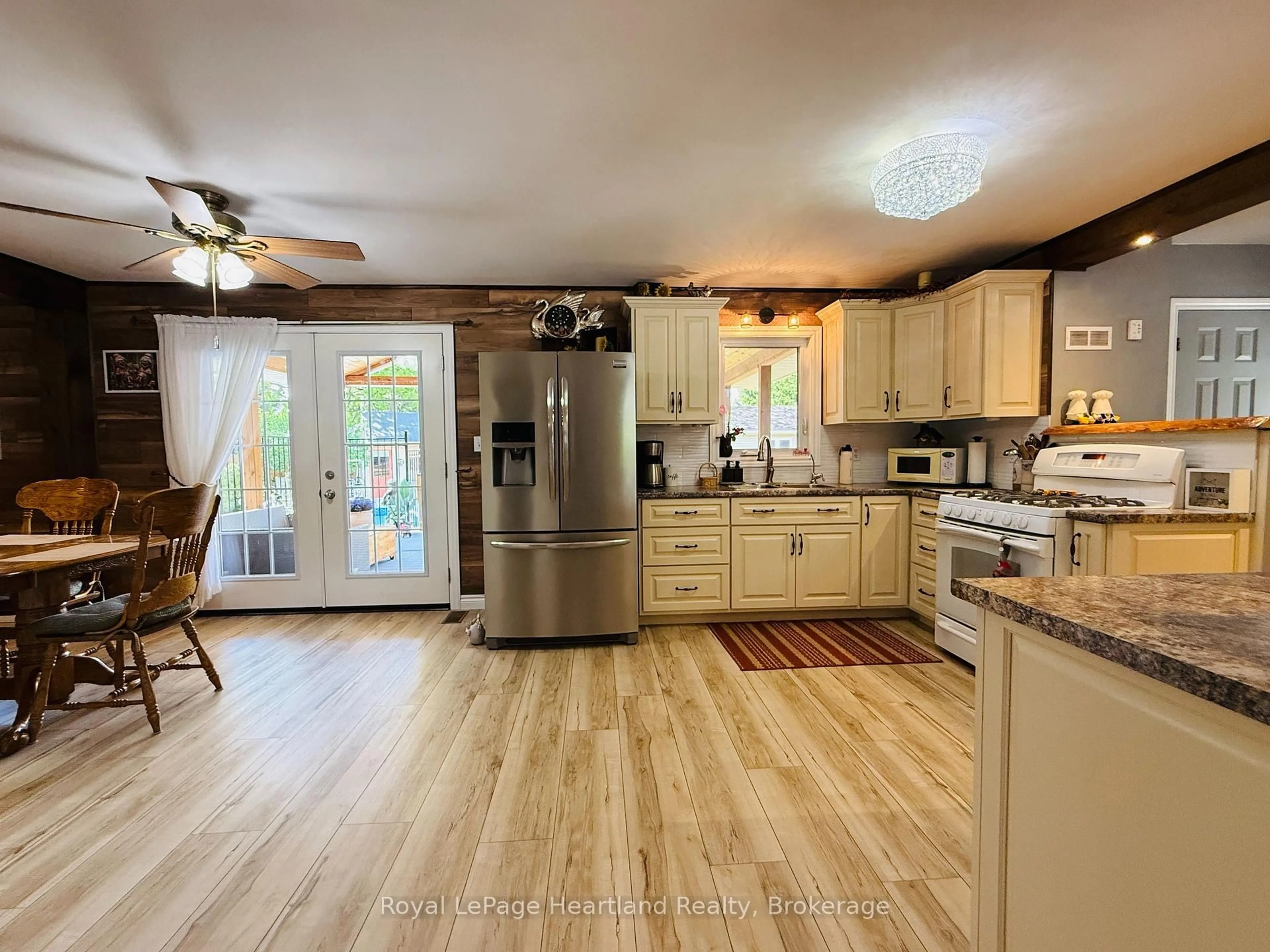 Open concept kitchen, unknown for 30 North St, Huron East Ontario N0K 1G0