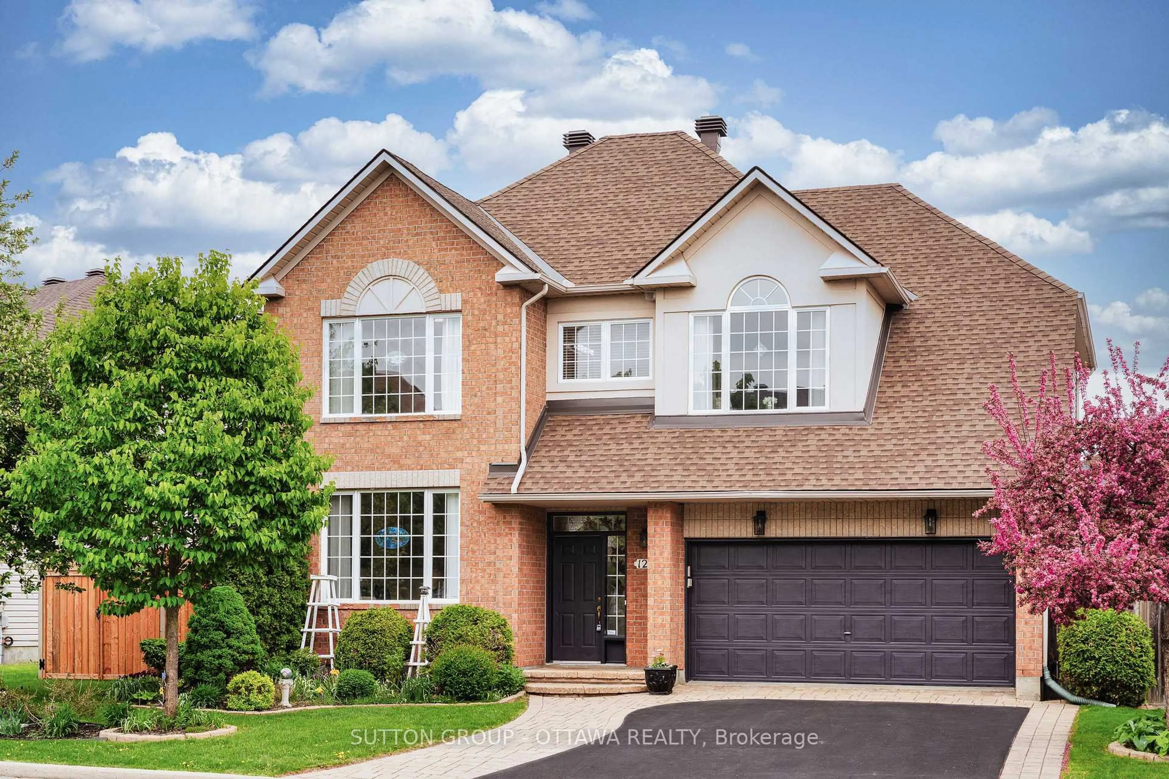 Home with brick exterior material, street for 123 Annapolis Circ, Ottawa Ontario K1V 1Z3