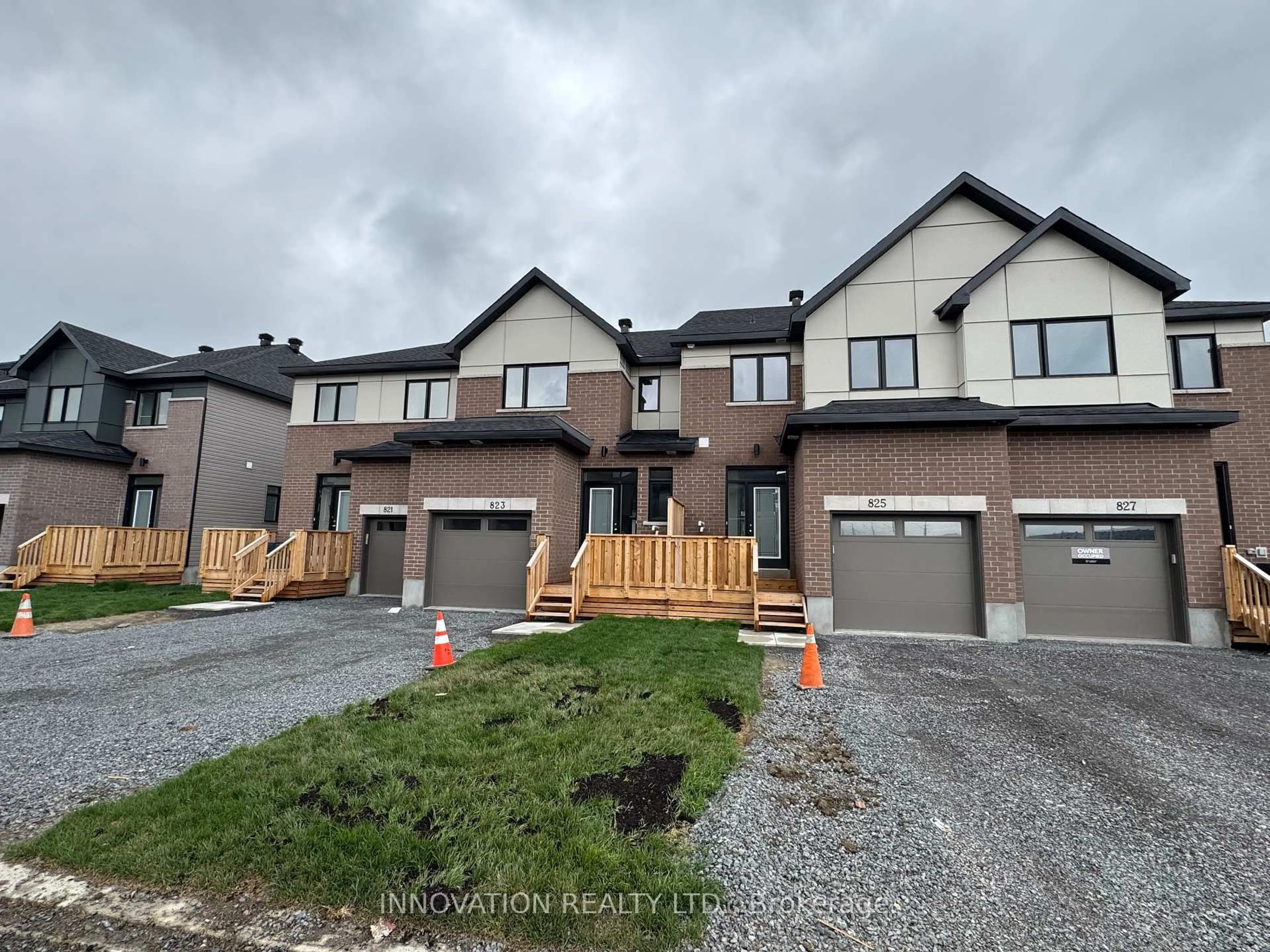 Home with brick exterior material, street for 825 Anciano Cres, Ottawa Ontario K2S 2R6