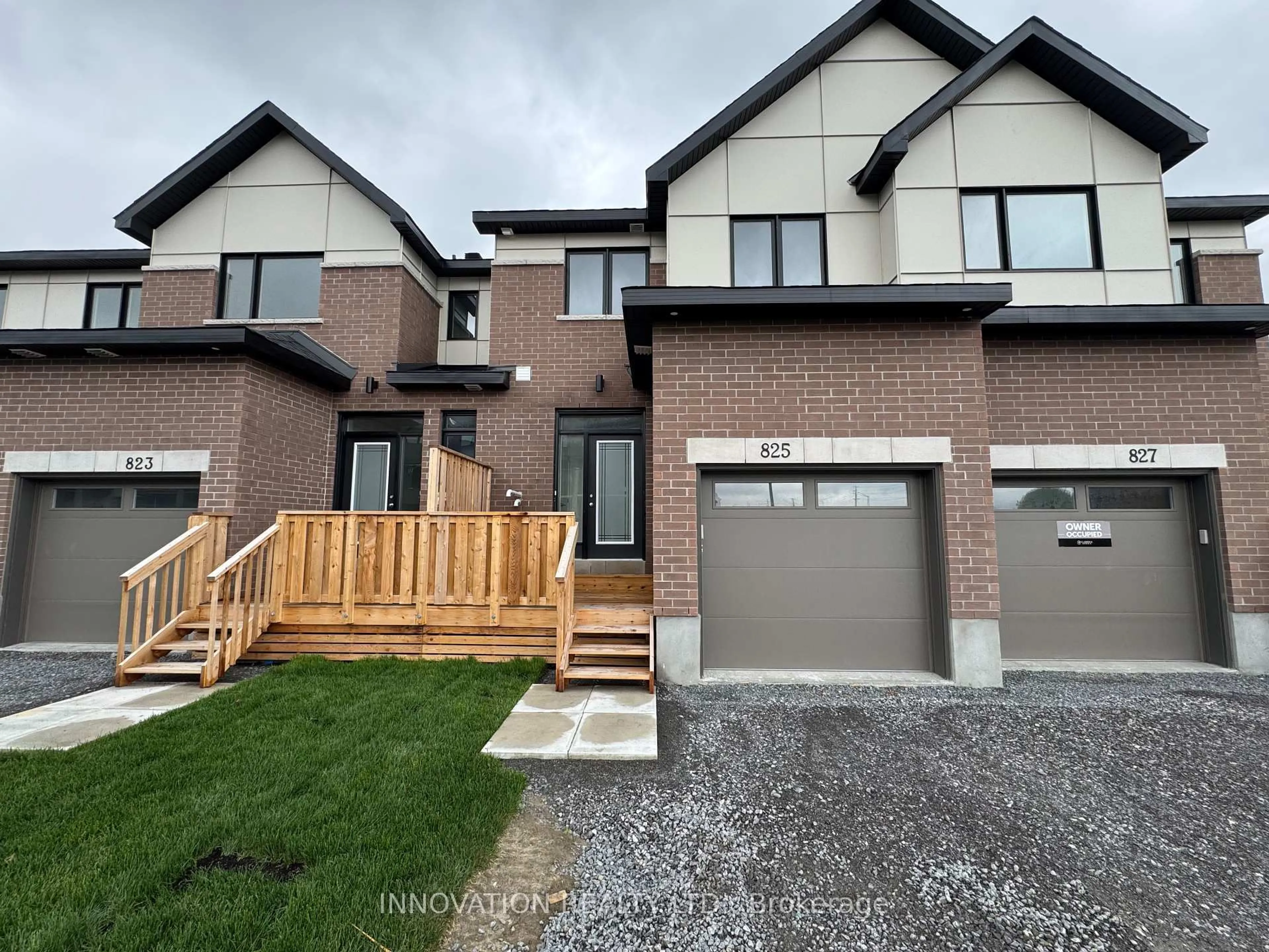 Home with brick exterior material, street for 825 Anciano Cres, Ottawa Ontario K2S 2R6