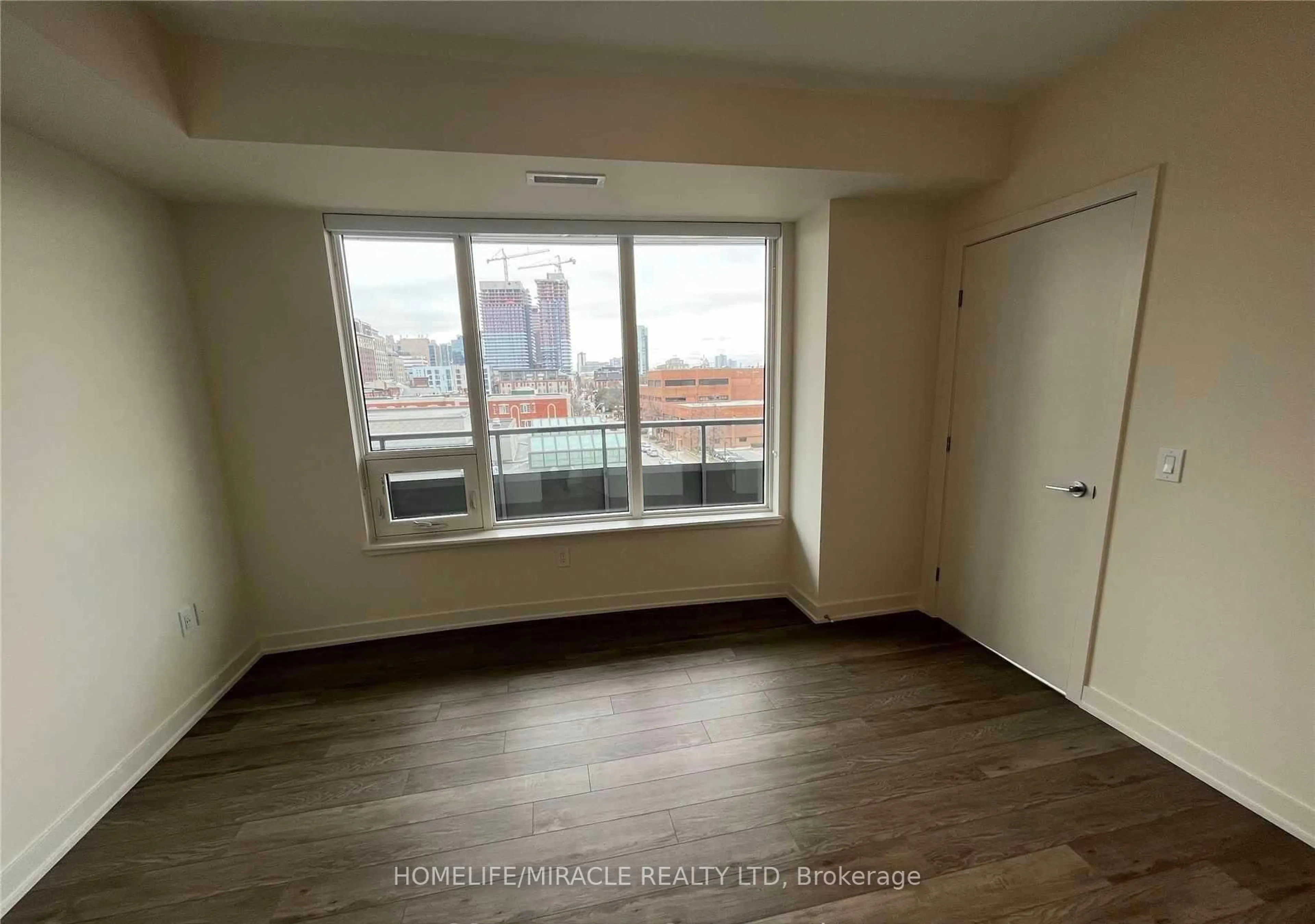 A pic of a room for 212 King William St #617, Hamilton Ontario L8R 3P2