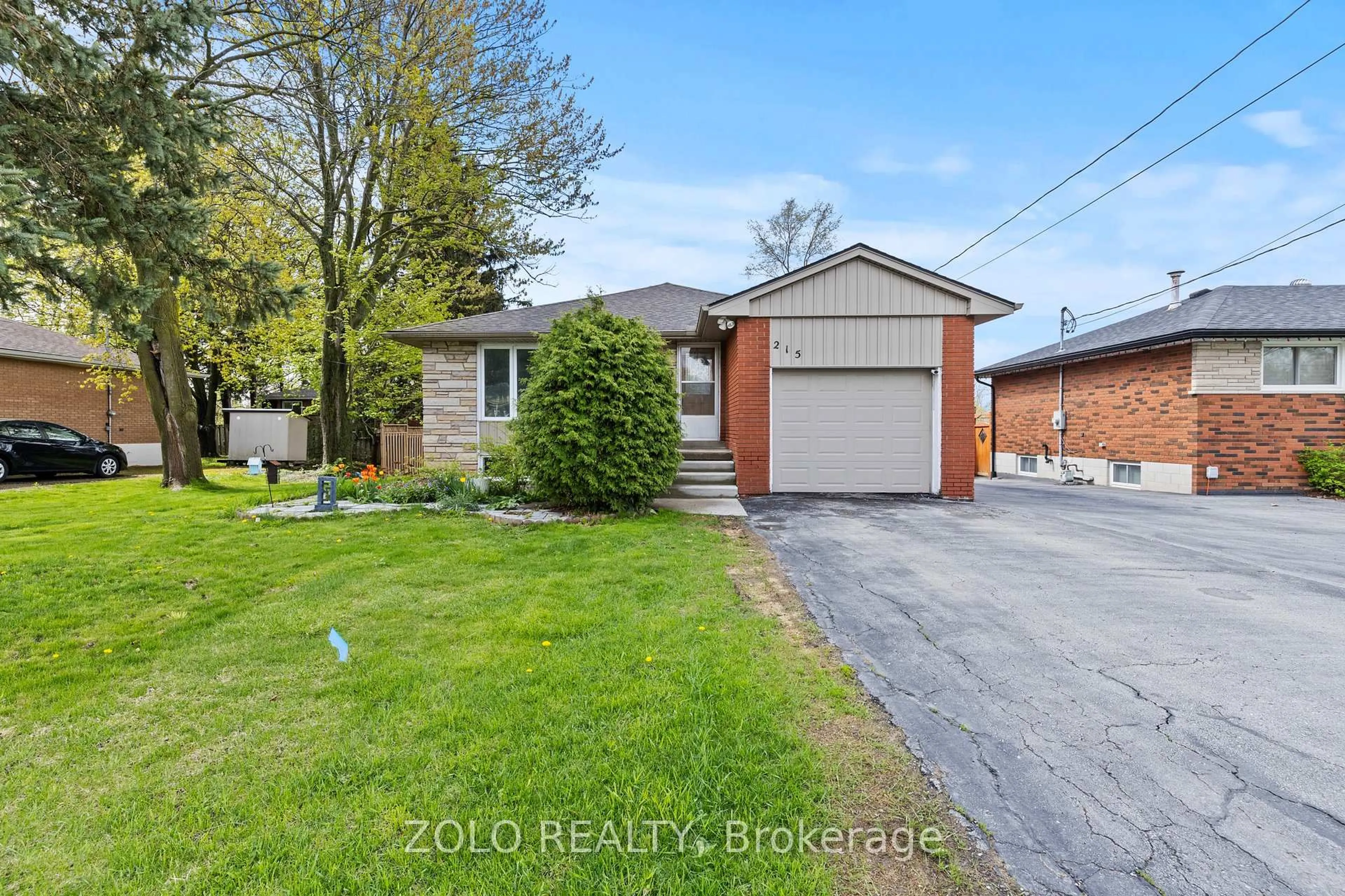 Unknown for 215 Mackenzie Cres, Haldimand Ontario N3W 1A7