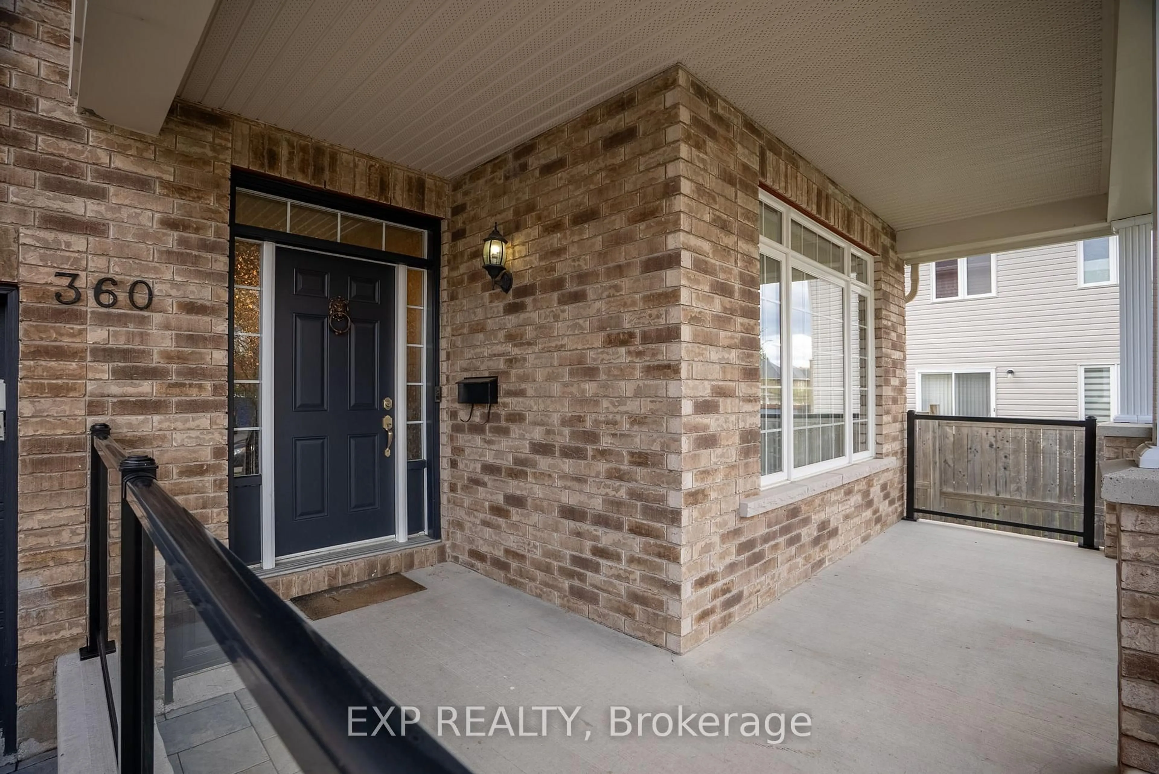 Indoor entryway for 360 Antigonish Ave, Ottawa Ontario K4A 0T9
