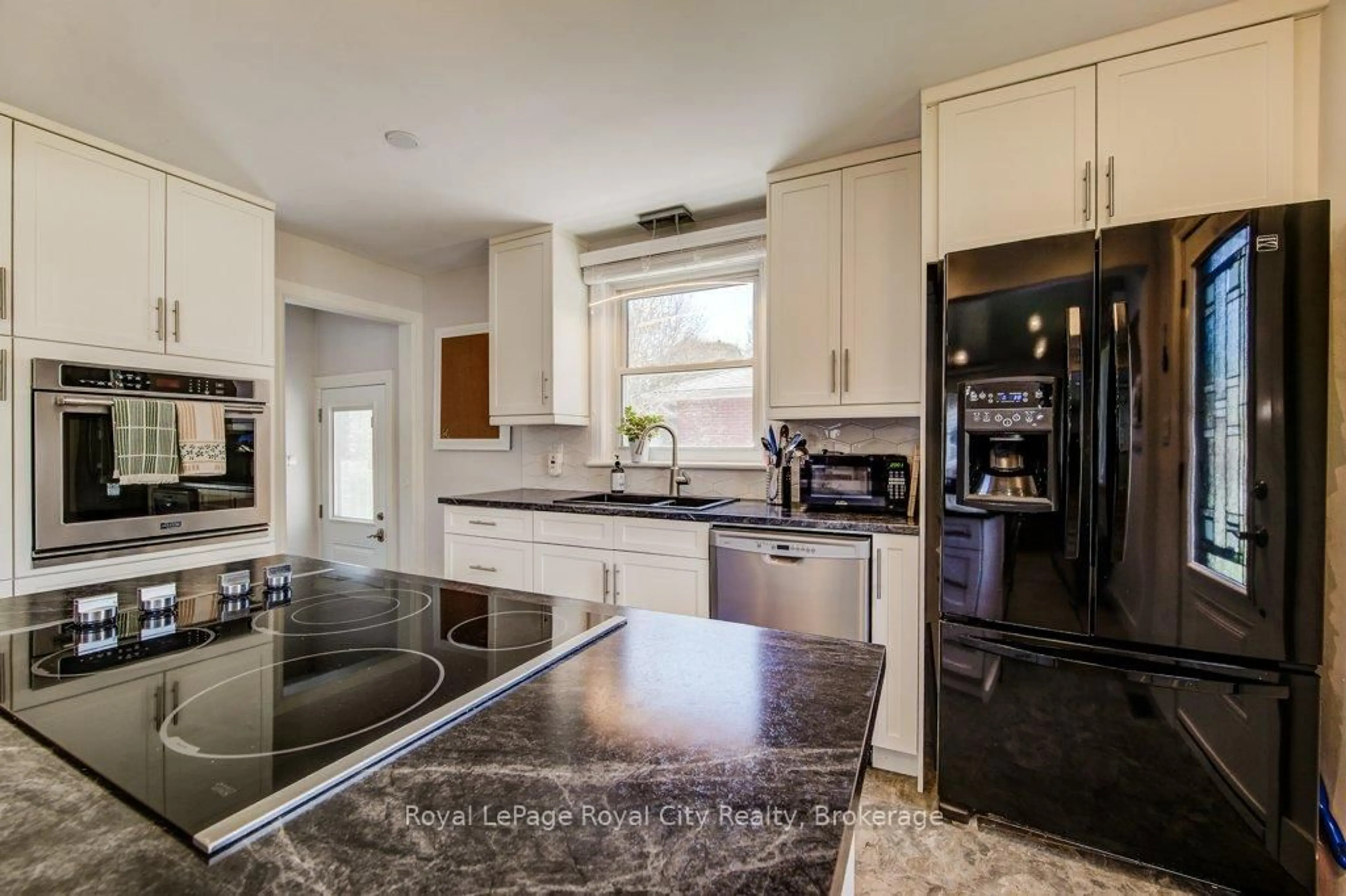 Open concept kitchen, ceramic/tile floor for 106 Mercer St, Guelph Ontario N1H 2E8