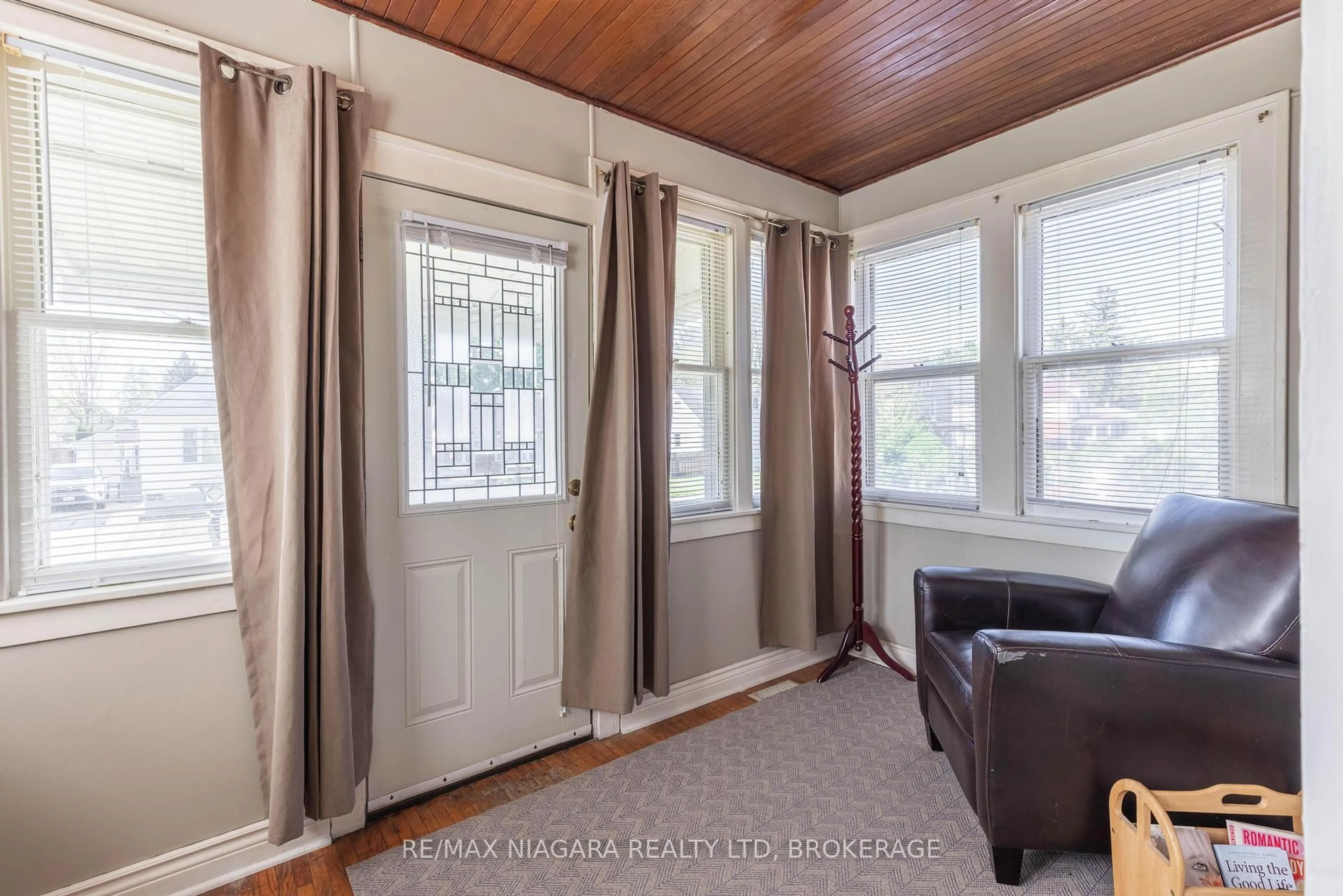 Unknown for 6405 Culp St, Niagara Falls Ontario L2G 2C2