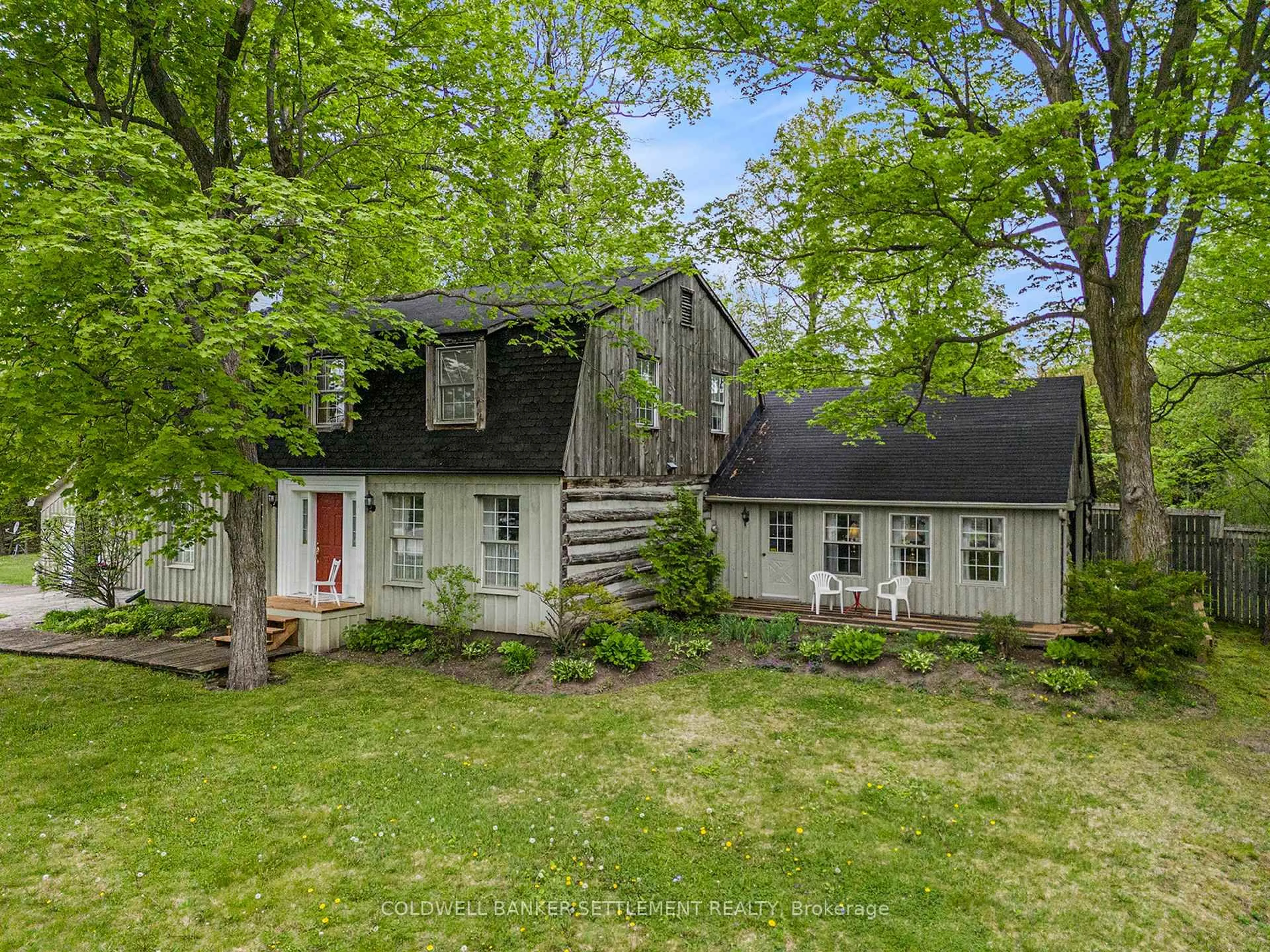 A pic from outside/outdoor area/front of a property/back of a property/a pic from drone, street for 93 Rideau Ferry Rd, Rideau Lakes Ontario K0G 1L0