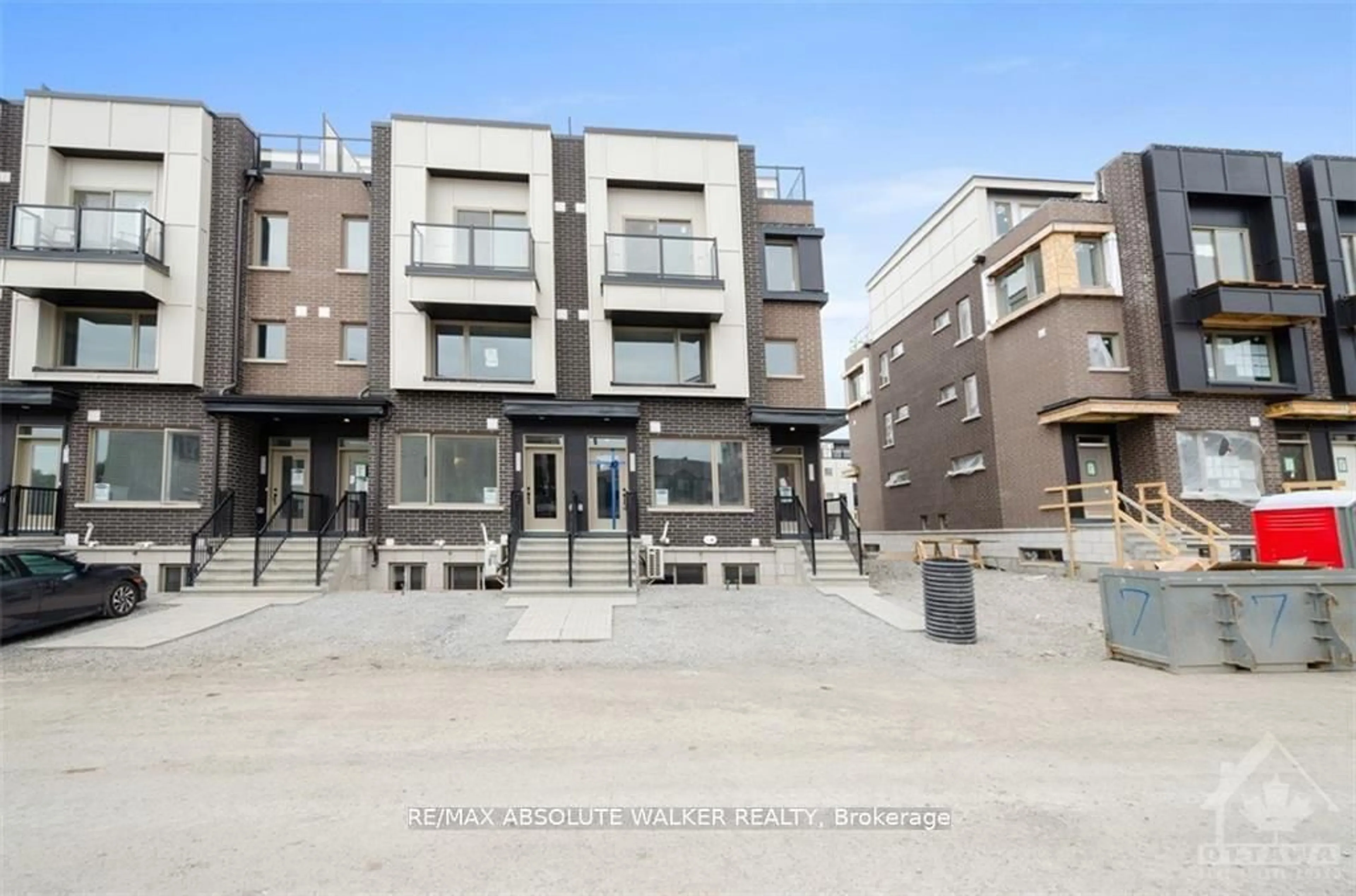 Patio, unknown for 517 Takamose Private Rd, Ottawa Ontario K1K 5A5