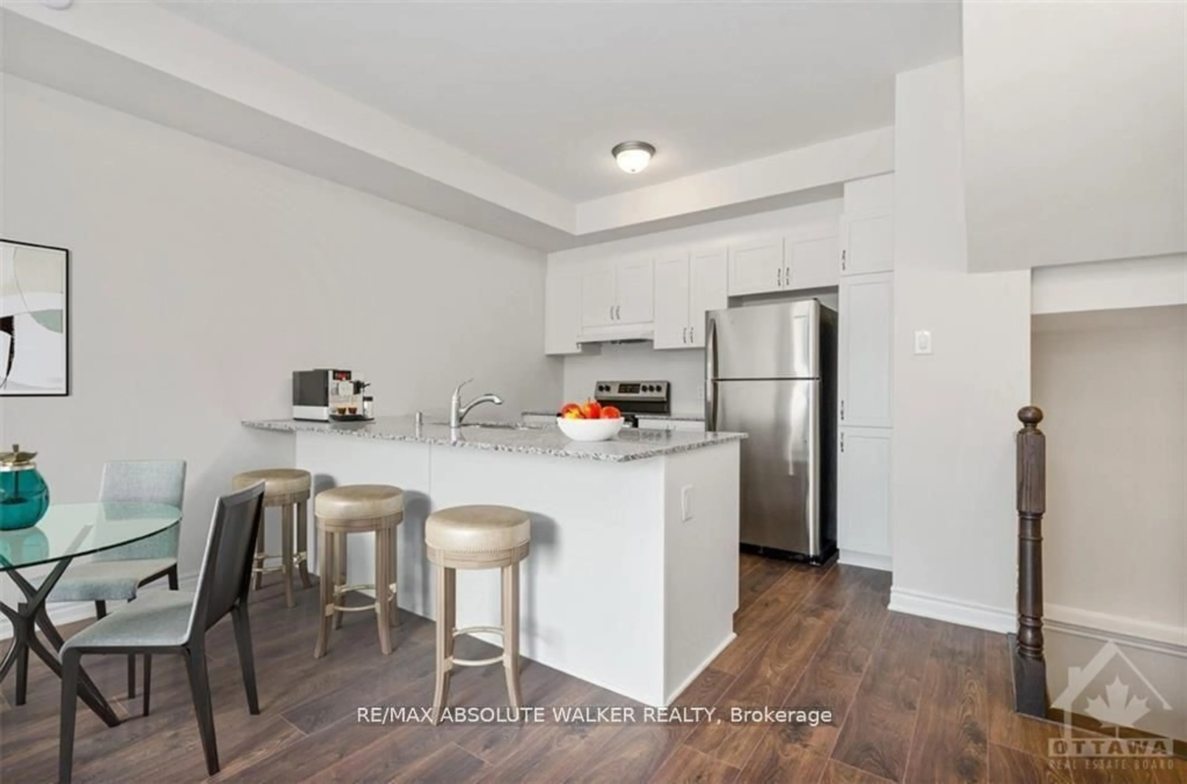 Standard kitchen, unknown for 517 Takamose Private Rd, Ottawa Ontario K1K 5A5