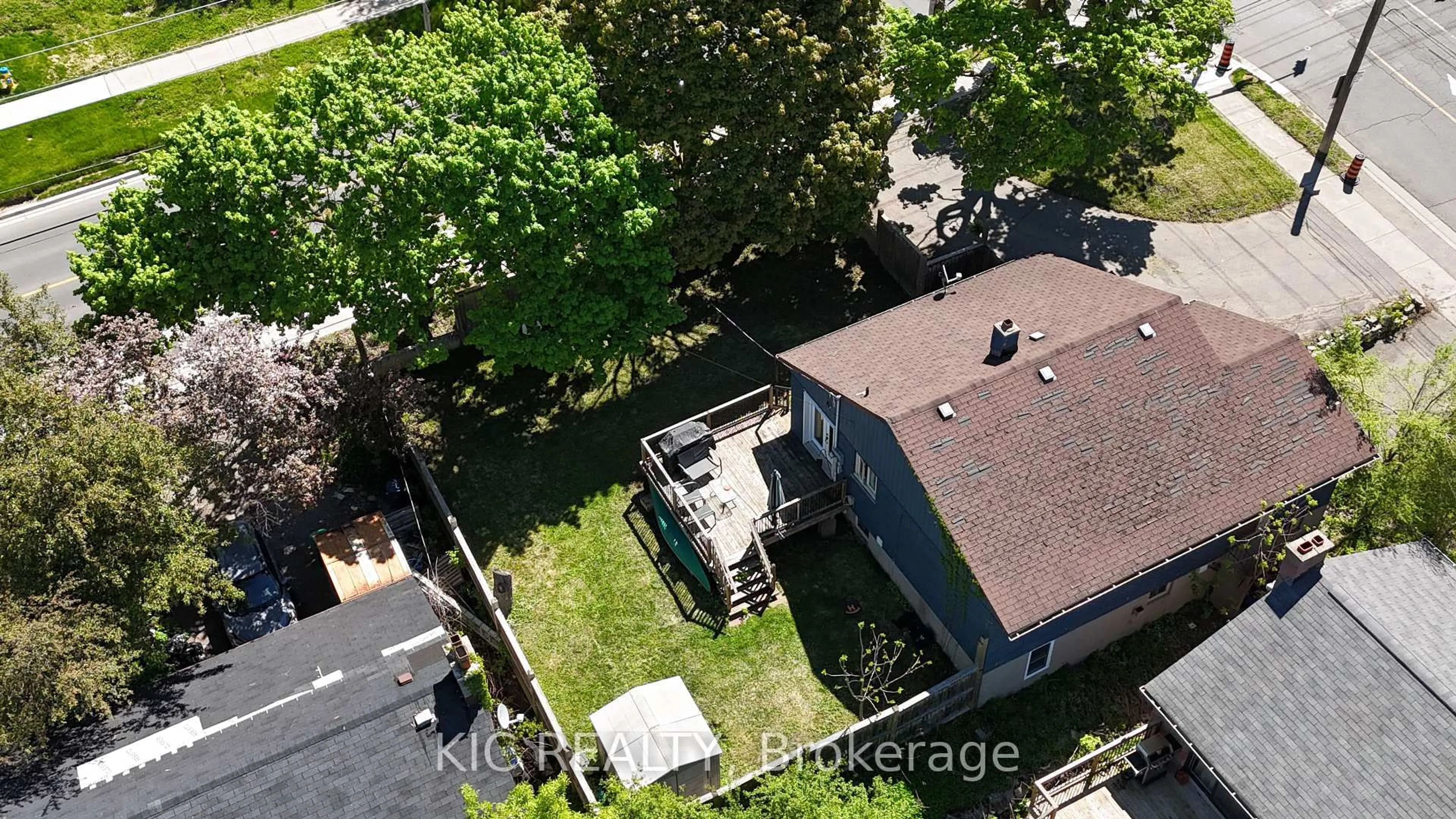 A pic from outside/outdoor area/front of a property/back of a property/a pic from drone, city buildings view from balcony for 196 Hunter St, Peterborough Ontario K9H 1G8