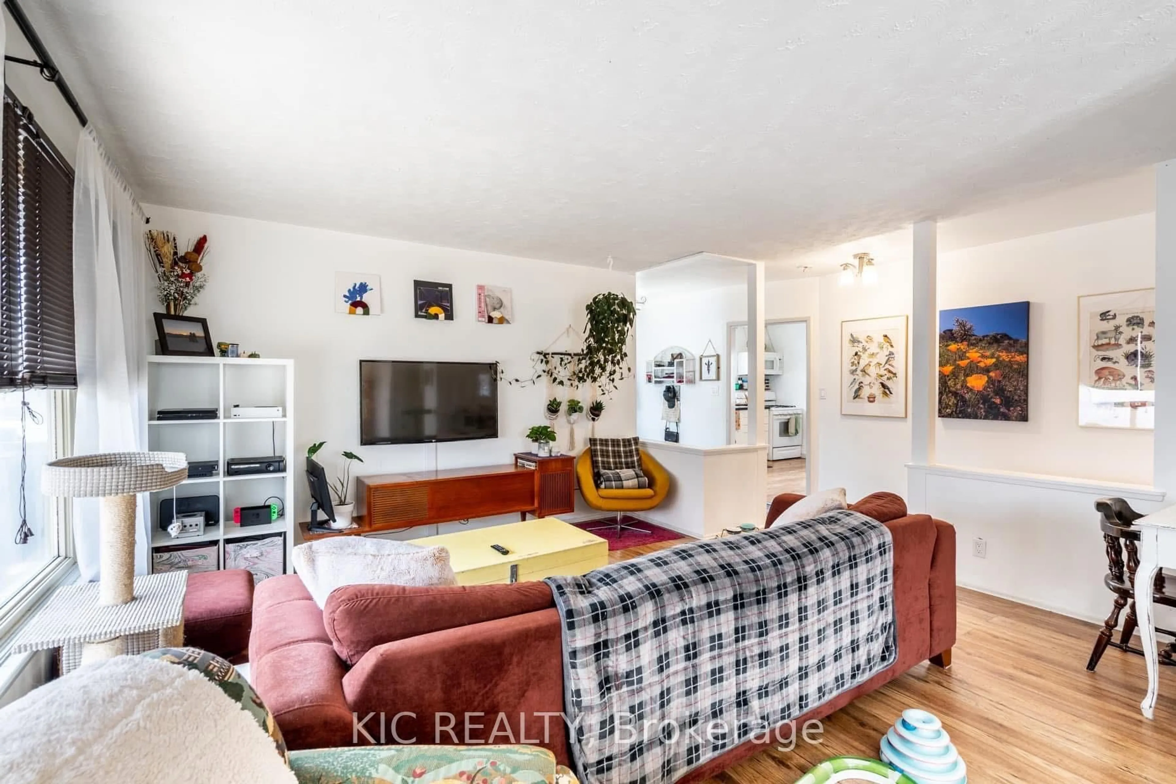 Living room with furniture, unknown for 196 Hunter St, Peterborough Ontario K9H 1G8