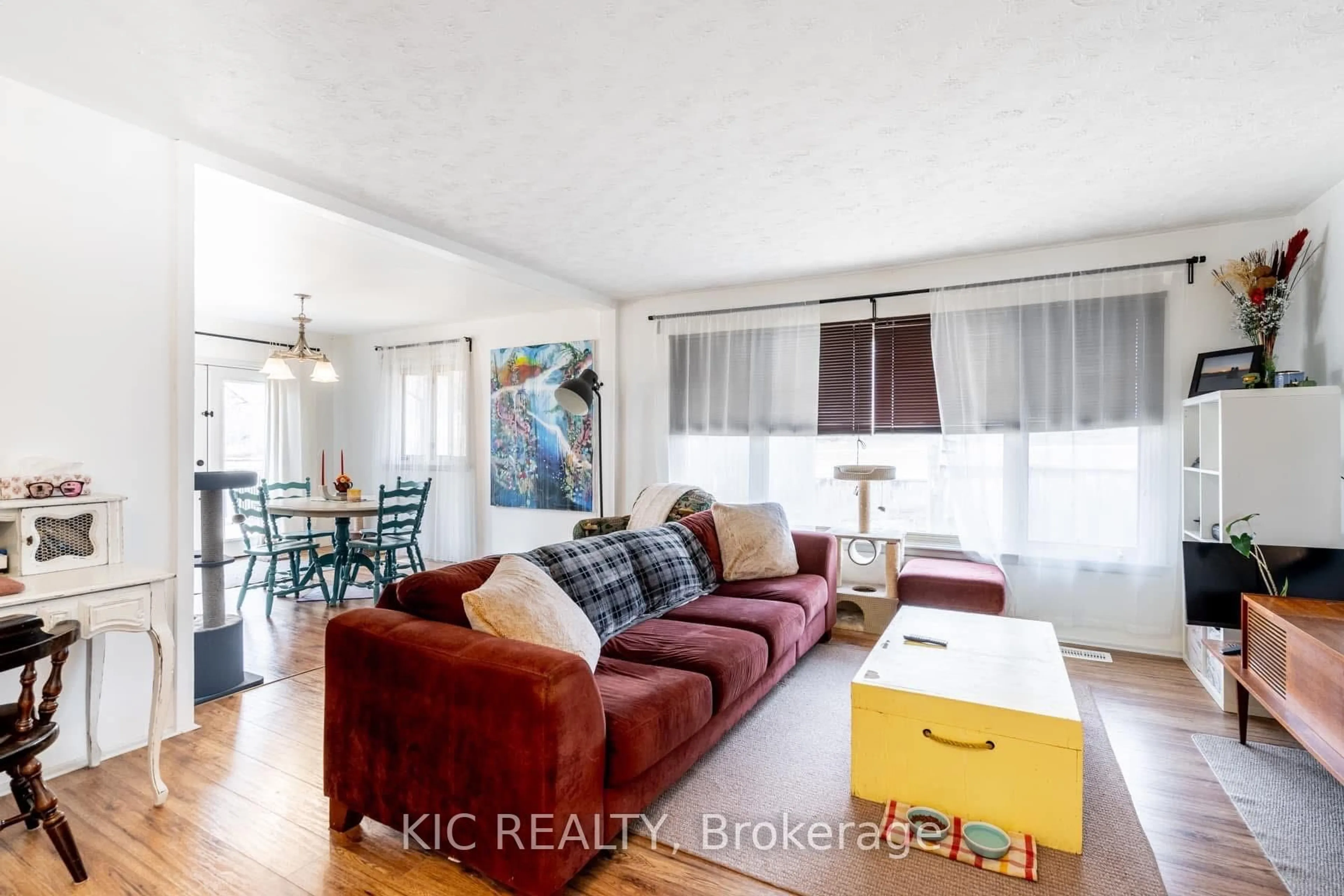 Living room with furniture, unknown for 196 Hunter St, Peterborough Ontario K9H 1G8