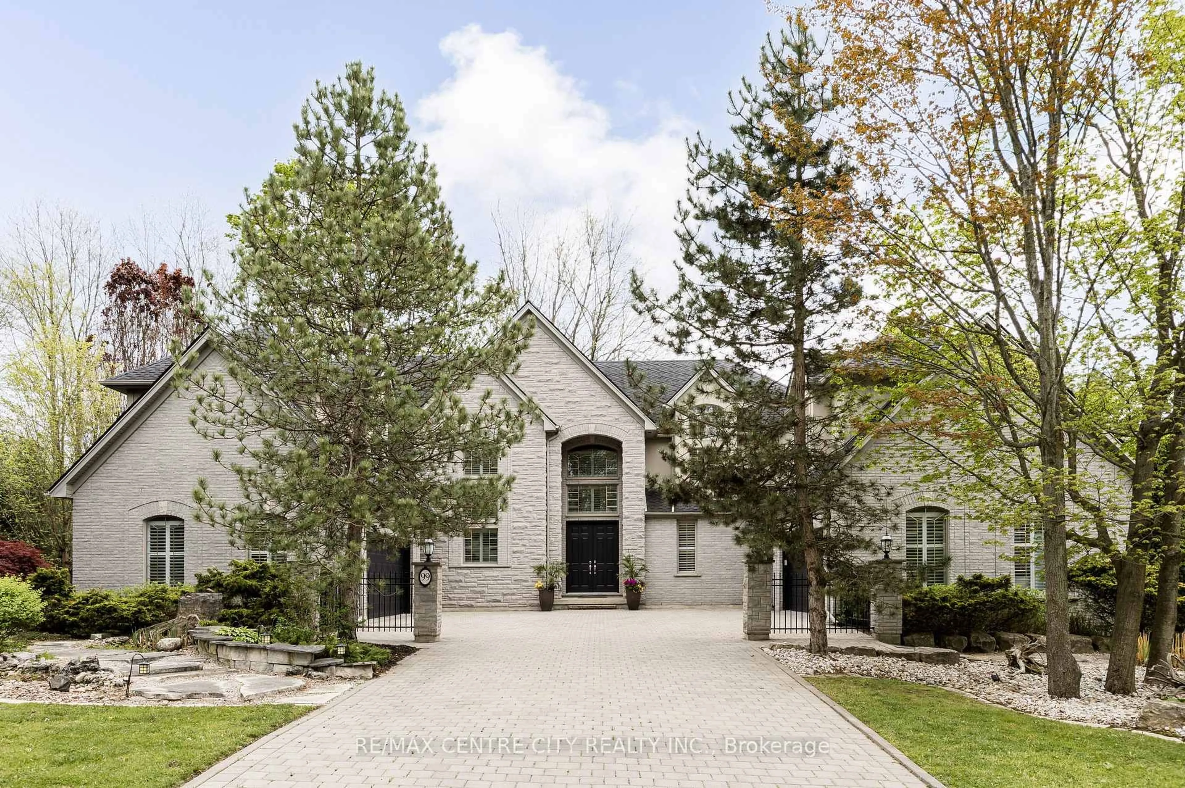 Unknown for 99 Fitzwilliam Blvd, London North Ontario N6H 5H4