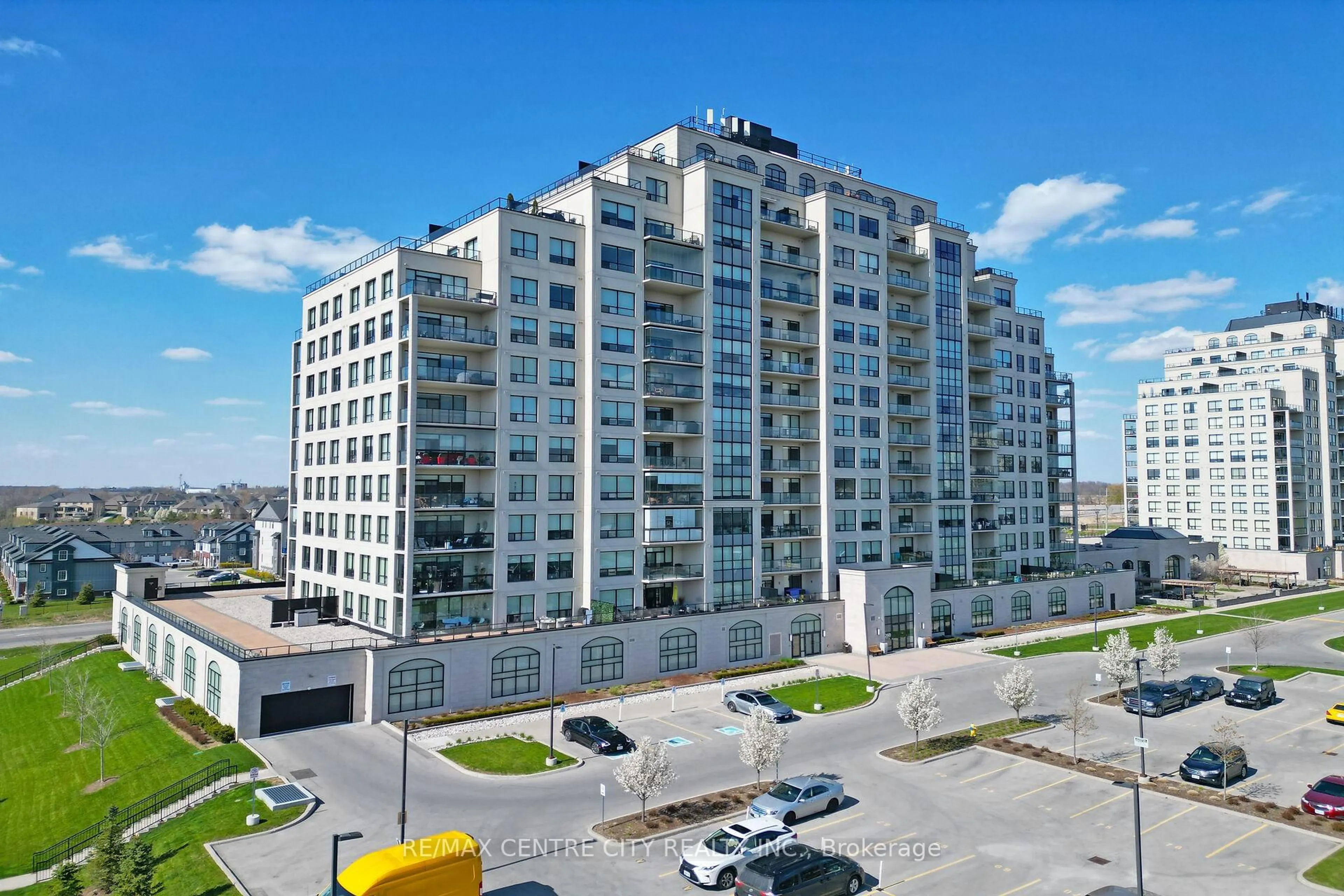 A pic from outside/outdoor area/front of a property/back of a property/a pic from drone, building for 260 Villagewalk Blvd #801, London North Ontario N6G 0W6