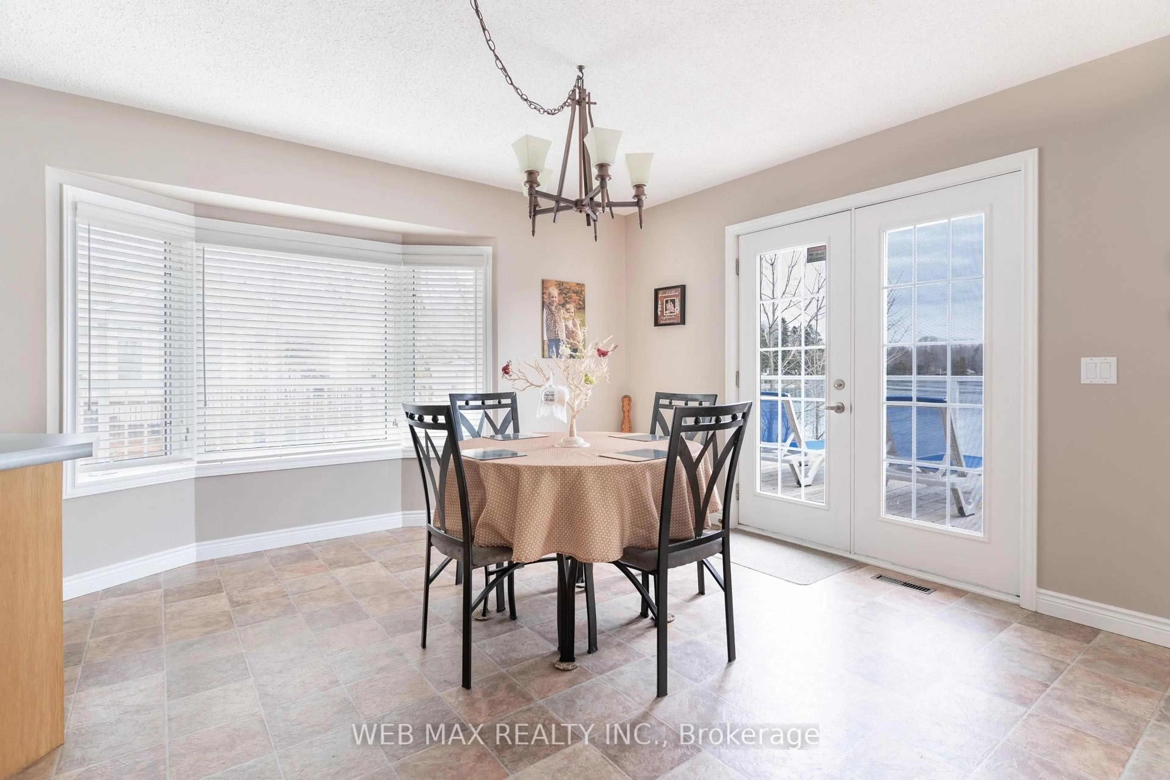Dining room, ceramic/tile floor for 487 Lake Rosalind Rd 4 Rd, Brockton Ontario N4N 3B9