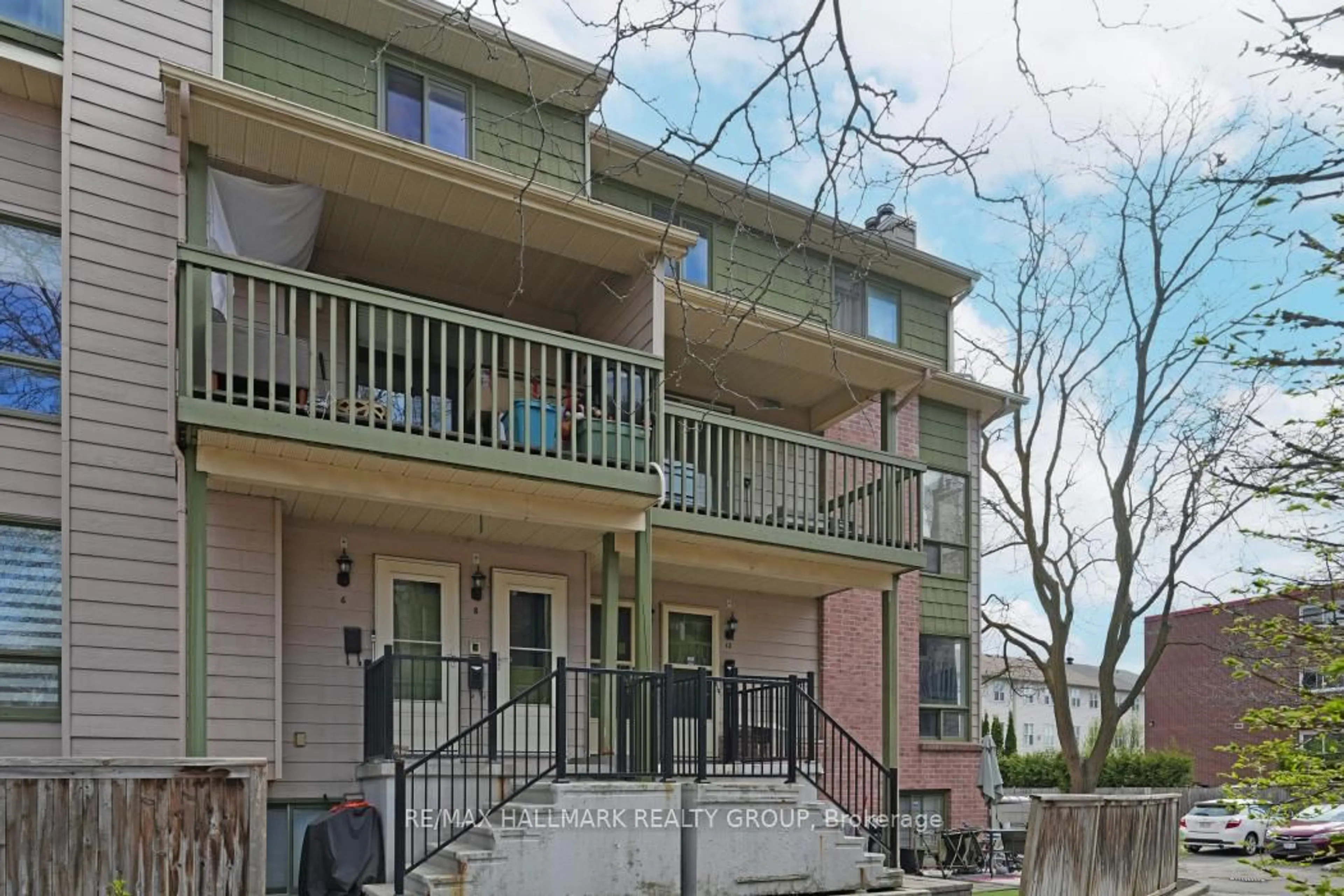 Patio, street for 268 Presland Rd #10, Ottawa Ontario K1K 2B8