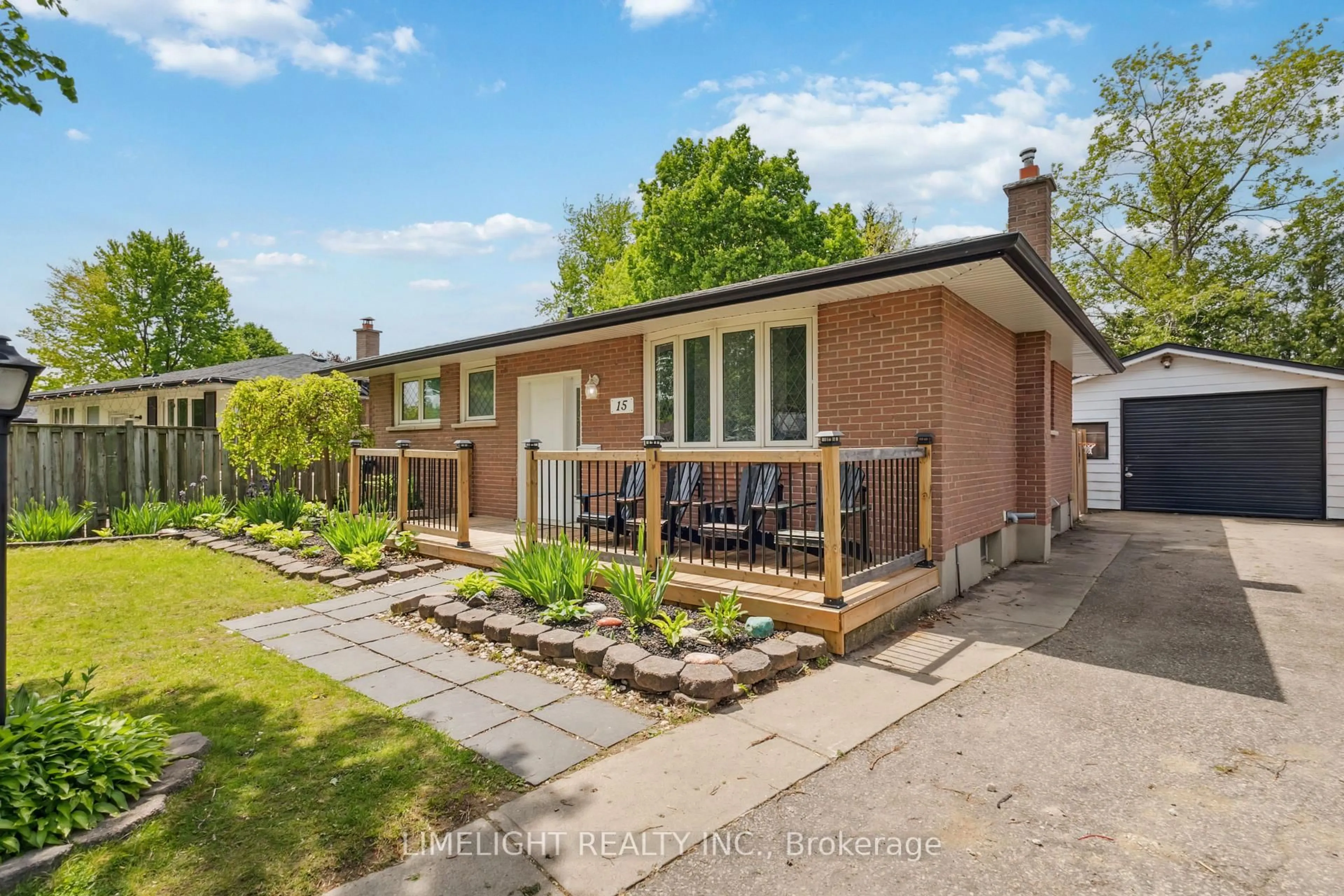 A pic from outside/outdoor area/front of a property/back of a property/a pic from drone, street for 15 Oneida Rd, London East Ontario N5V 2X2