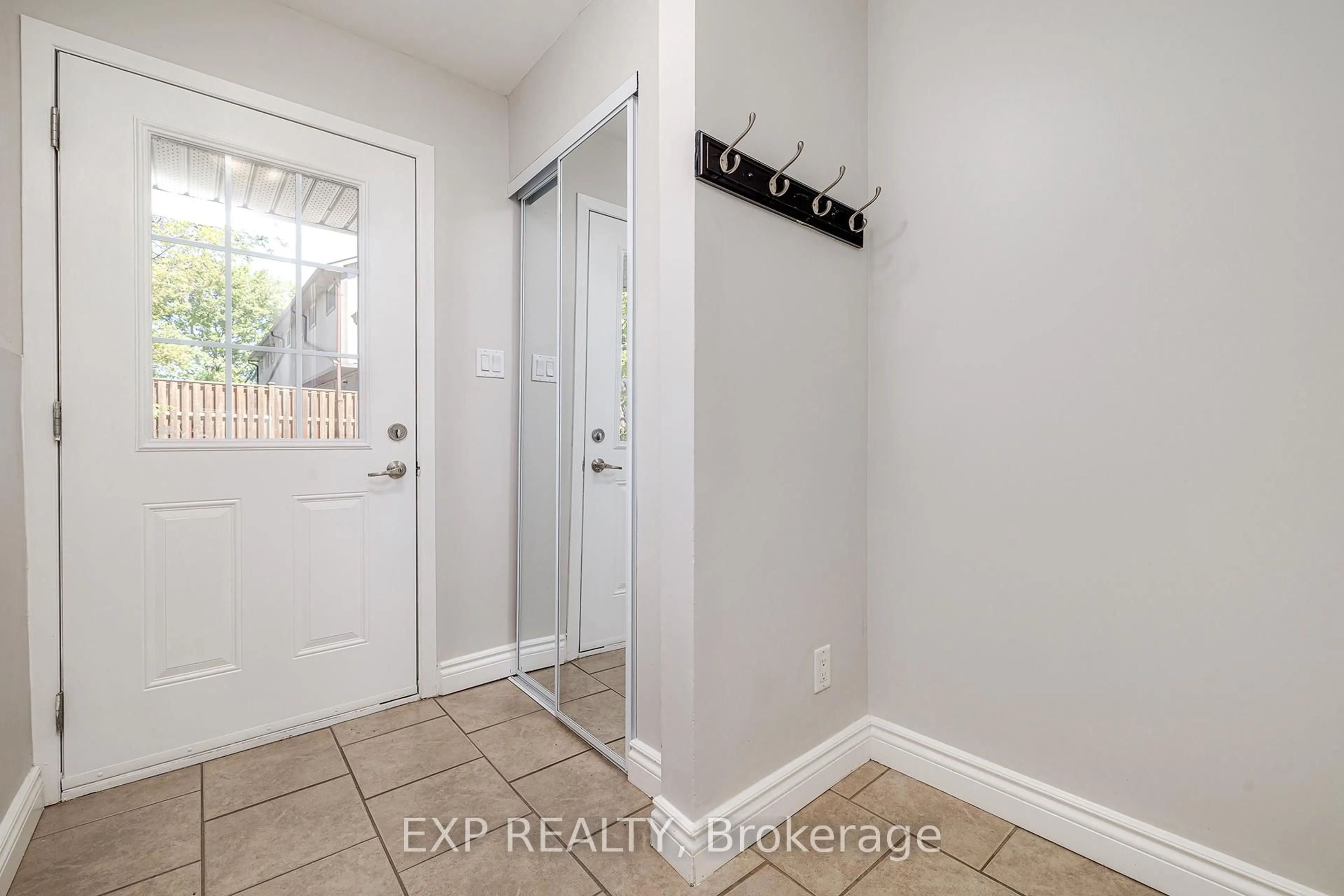Indoor entryway for 25 Thaler Ave #12, Kitchener Ontario N2A 1R3