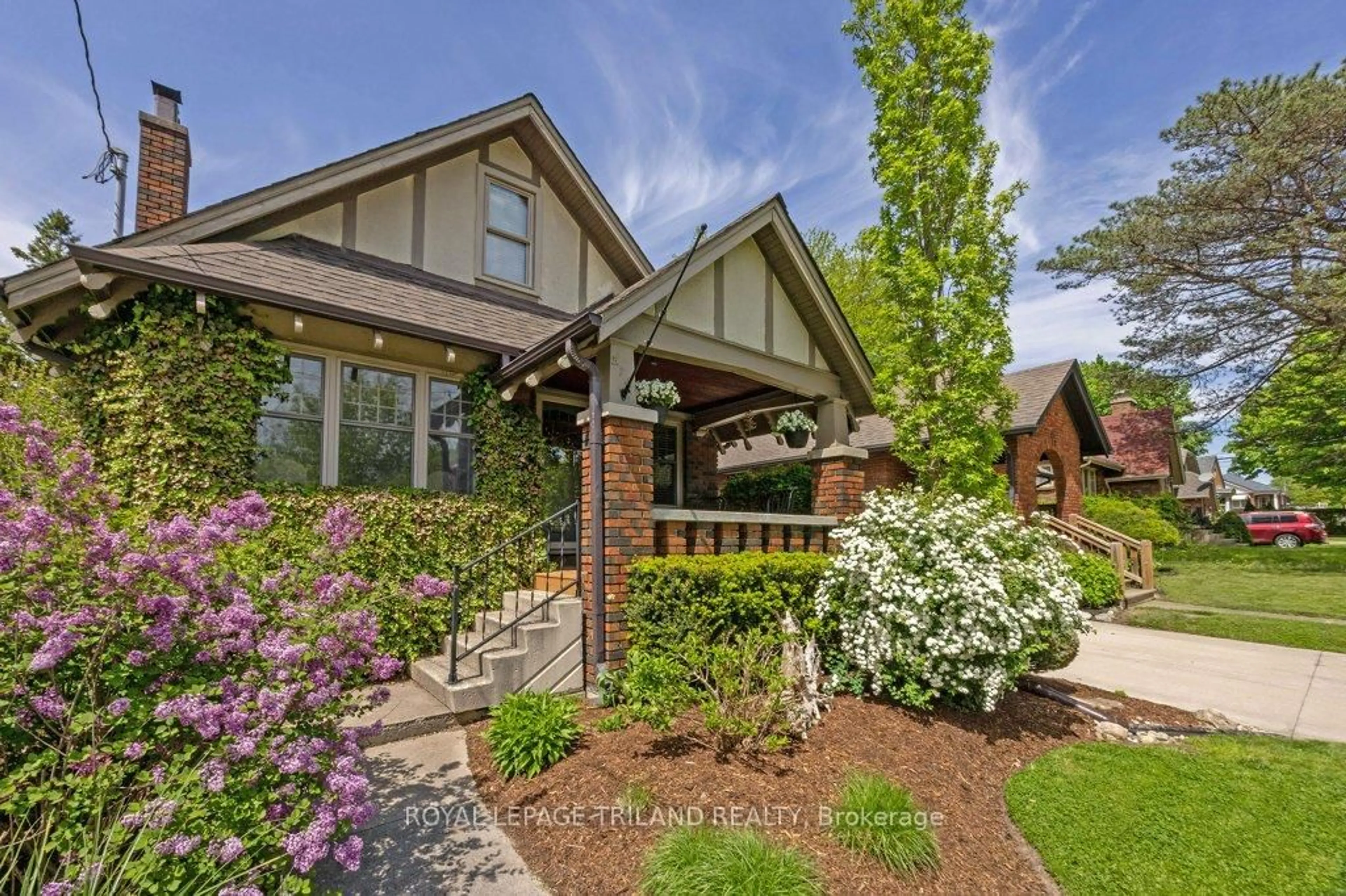 Home with brick exterior material, street for 574 St James St, London East Ontario N5Y 3P6