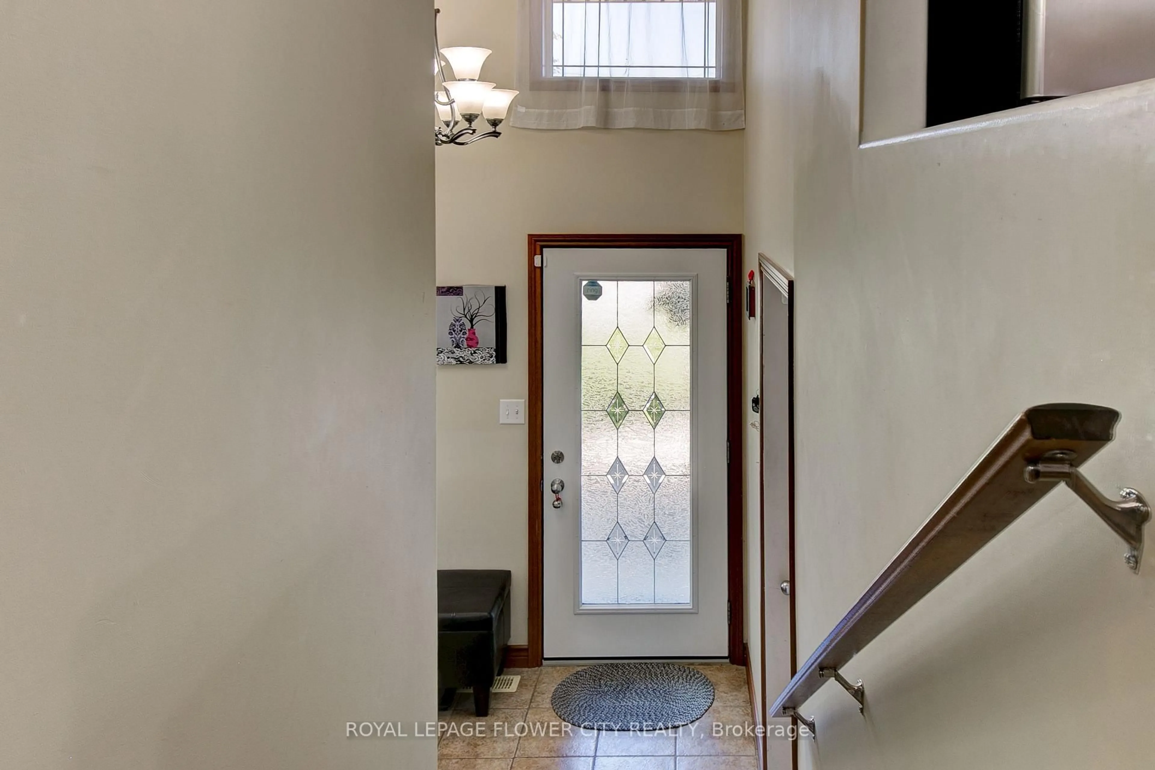 Indoor entryway for 1391 Crosswinds Dr, Lakeshore Ontario N8L 0S6