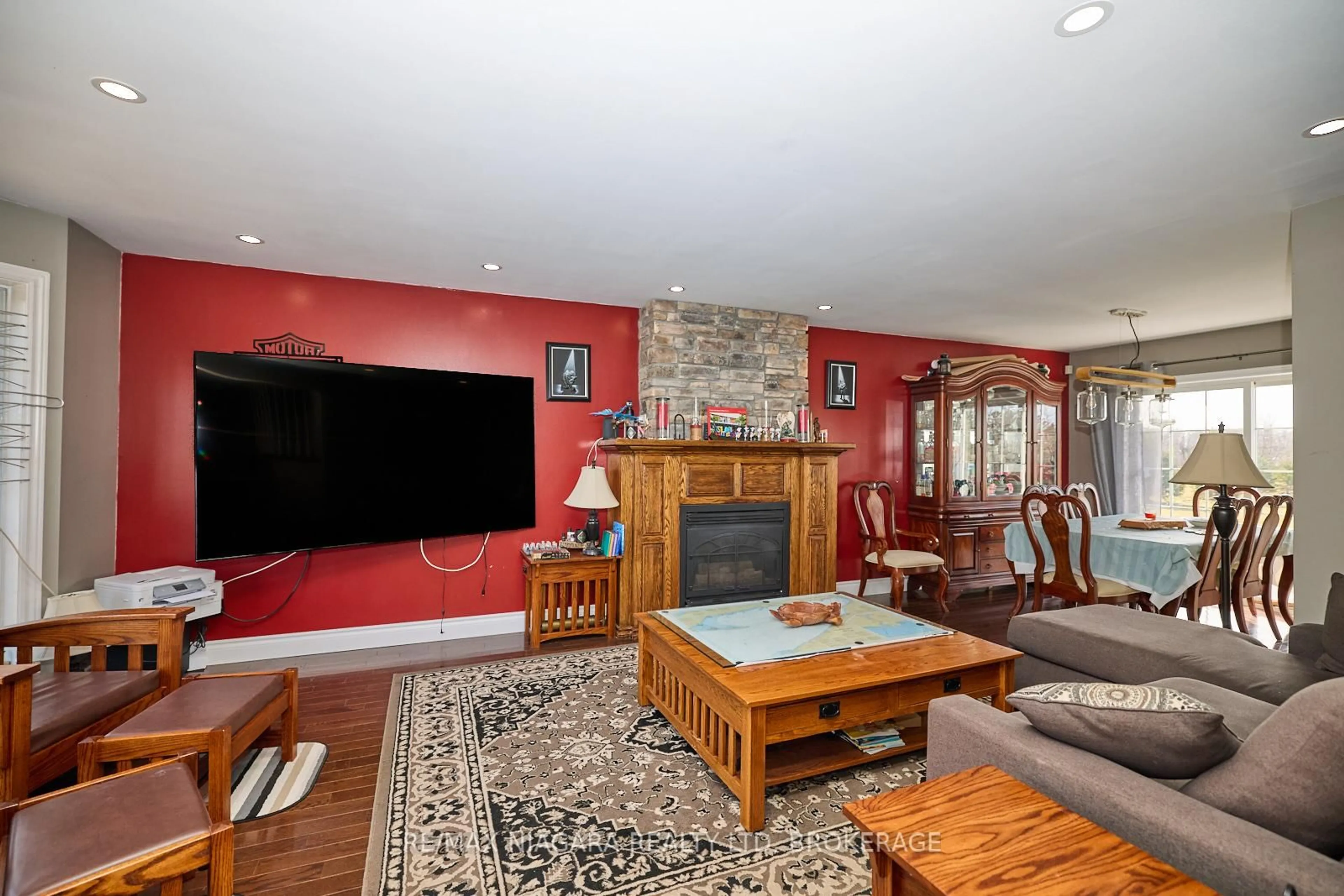 Home theater for 4821 Sherkston Rd, Port Colborne Ontario L0S 1R0