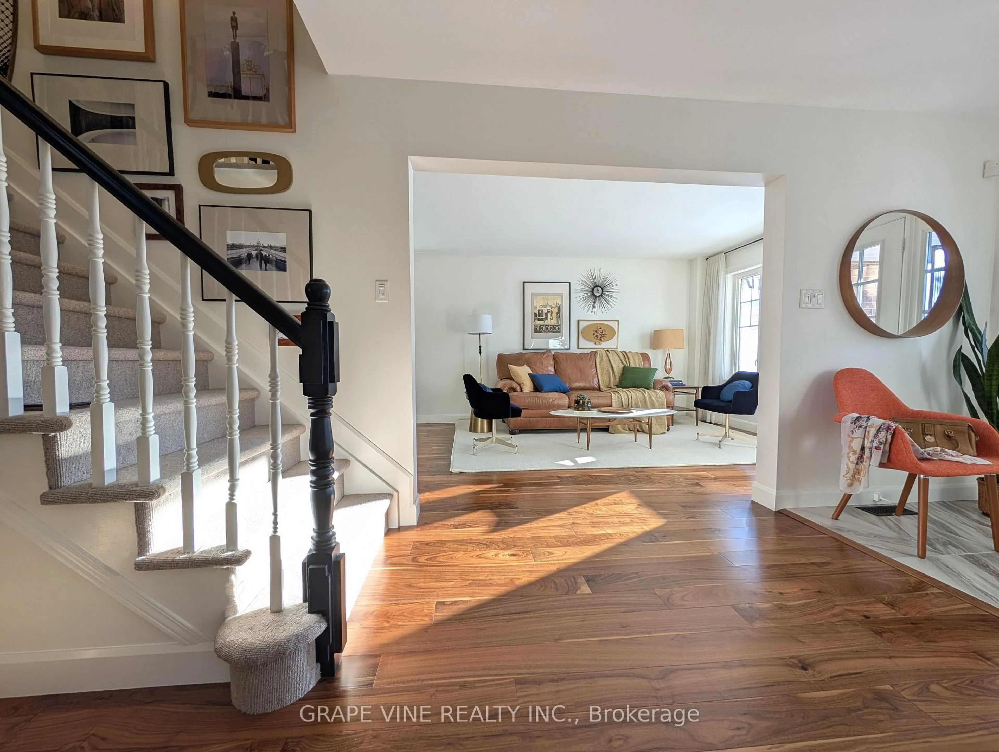 Indoor entryway for 3 Thresher Ave, Ottawa Ontario K2S 1X7