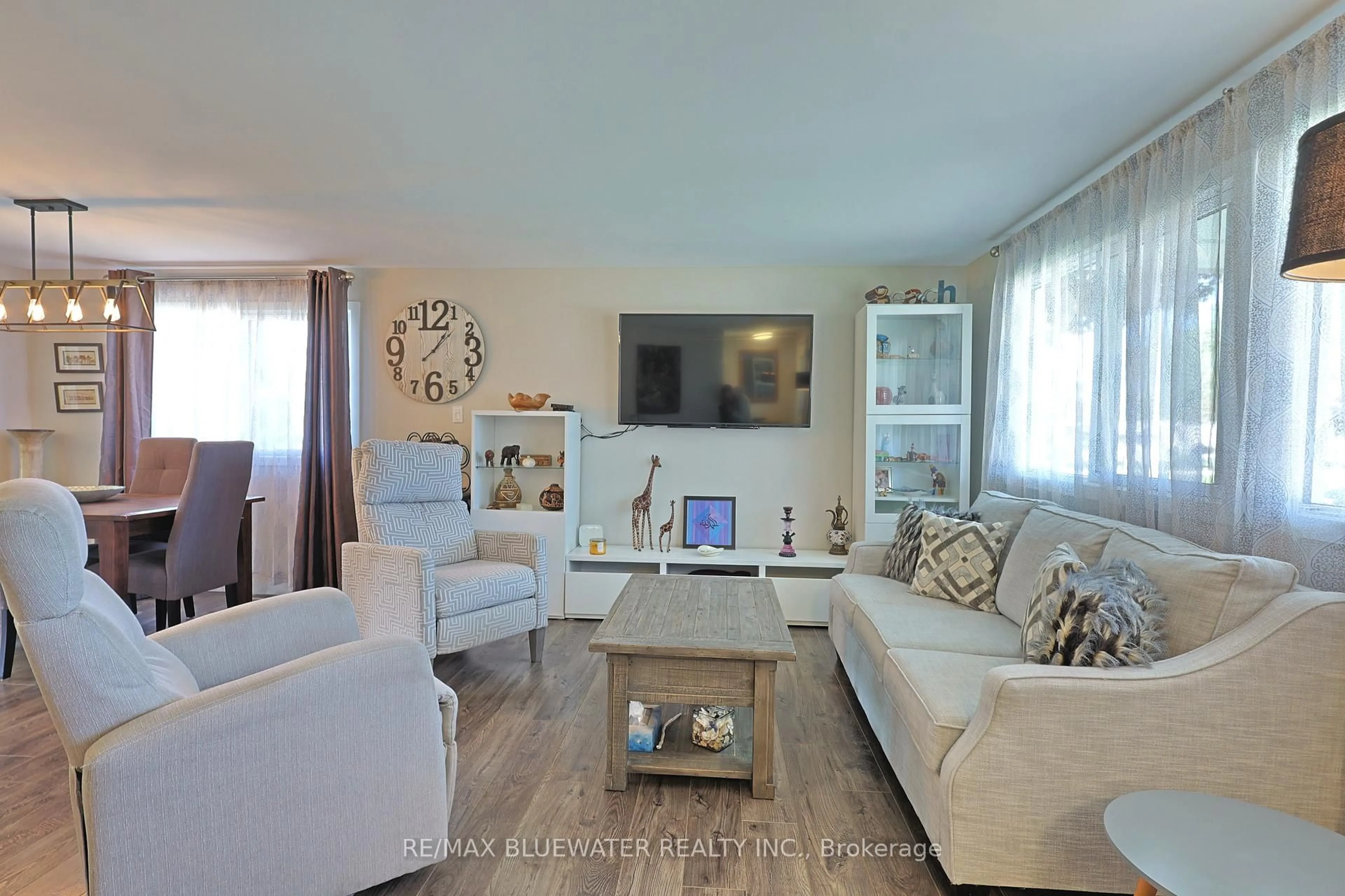 Living room with furniture, unknown for 236 Pebble Beach Pkwy, South Huron Ontario N0M 1T0