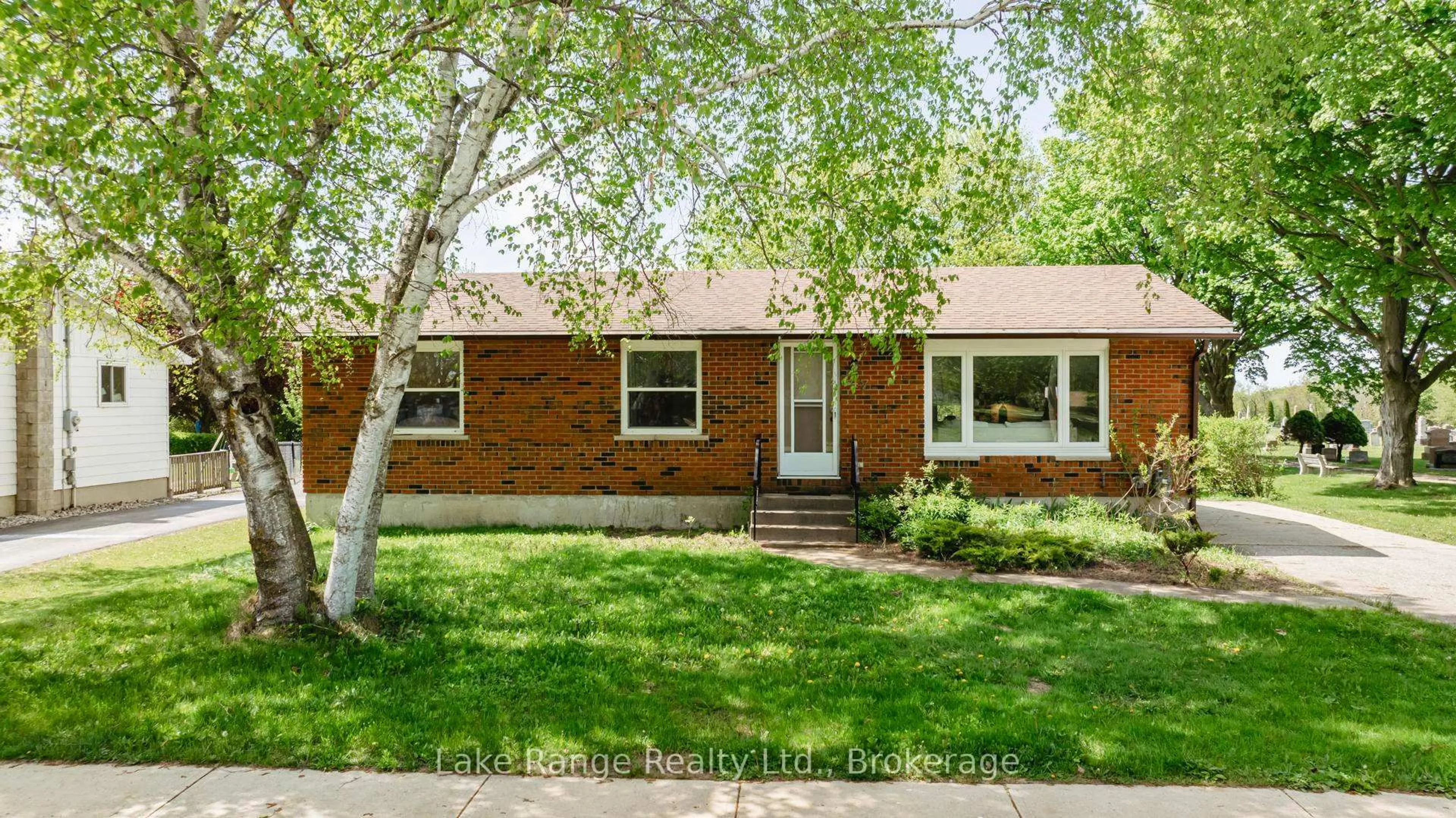 Home with brick exterior material, street for 47 King St, Kincardine Ontario N0G 2T0