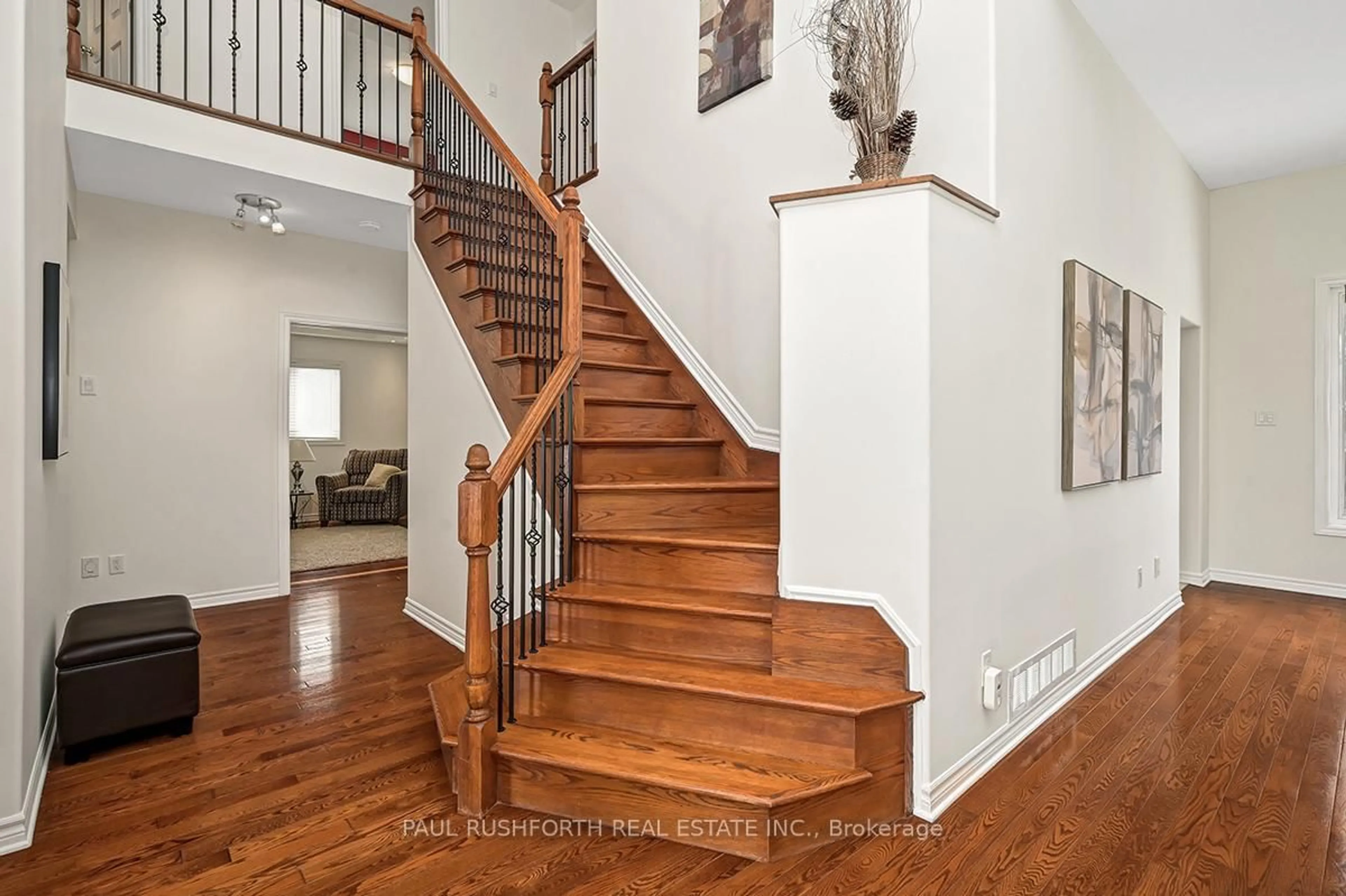 Stairs for 1894 Springridge Dr, Ottawa Ontario K4A 4P9
