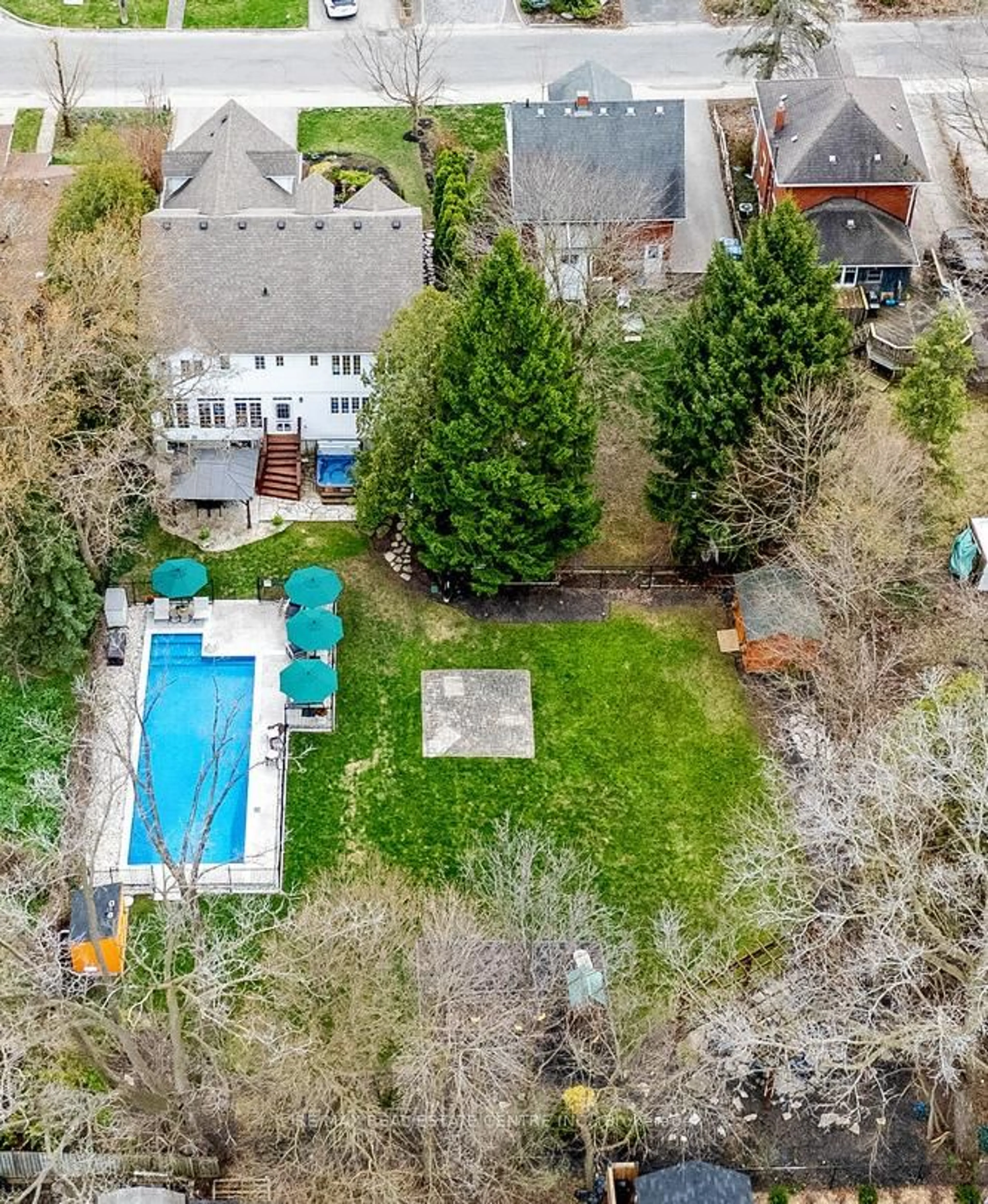 A pic from outside/outdoor area/front of a property/back of a property/a pic from drone, street for 168 Palmer St, Guelph Ontario N1E 2R6