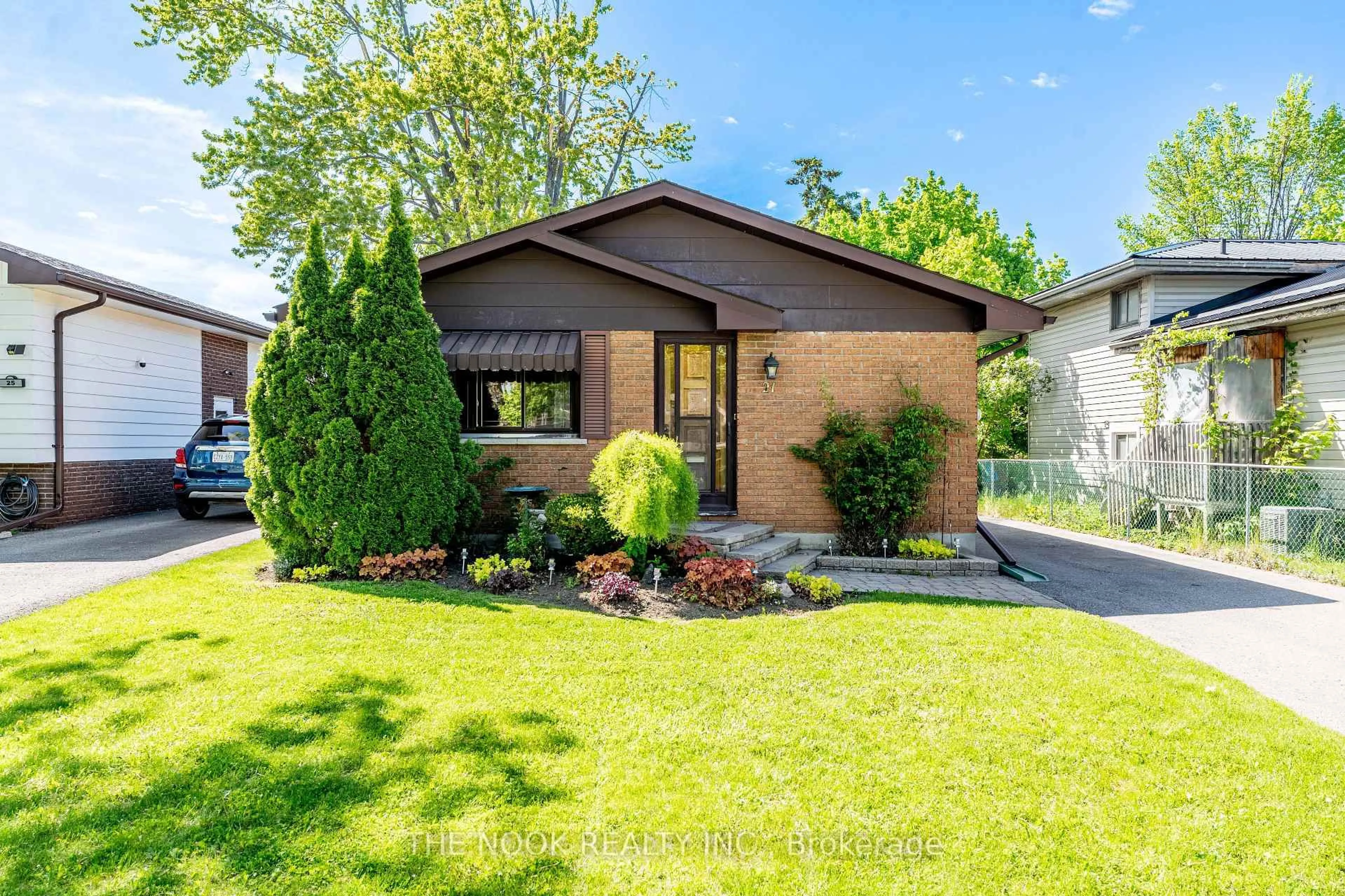 Home with brick exterior material, street for 21 Rideau Cres, Peterborough South Ontario K9J 1G7