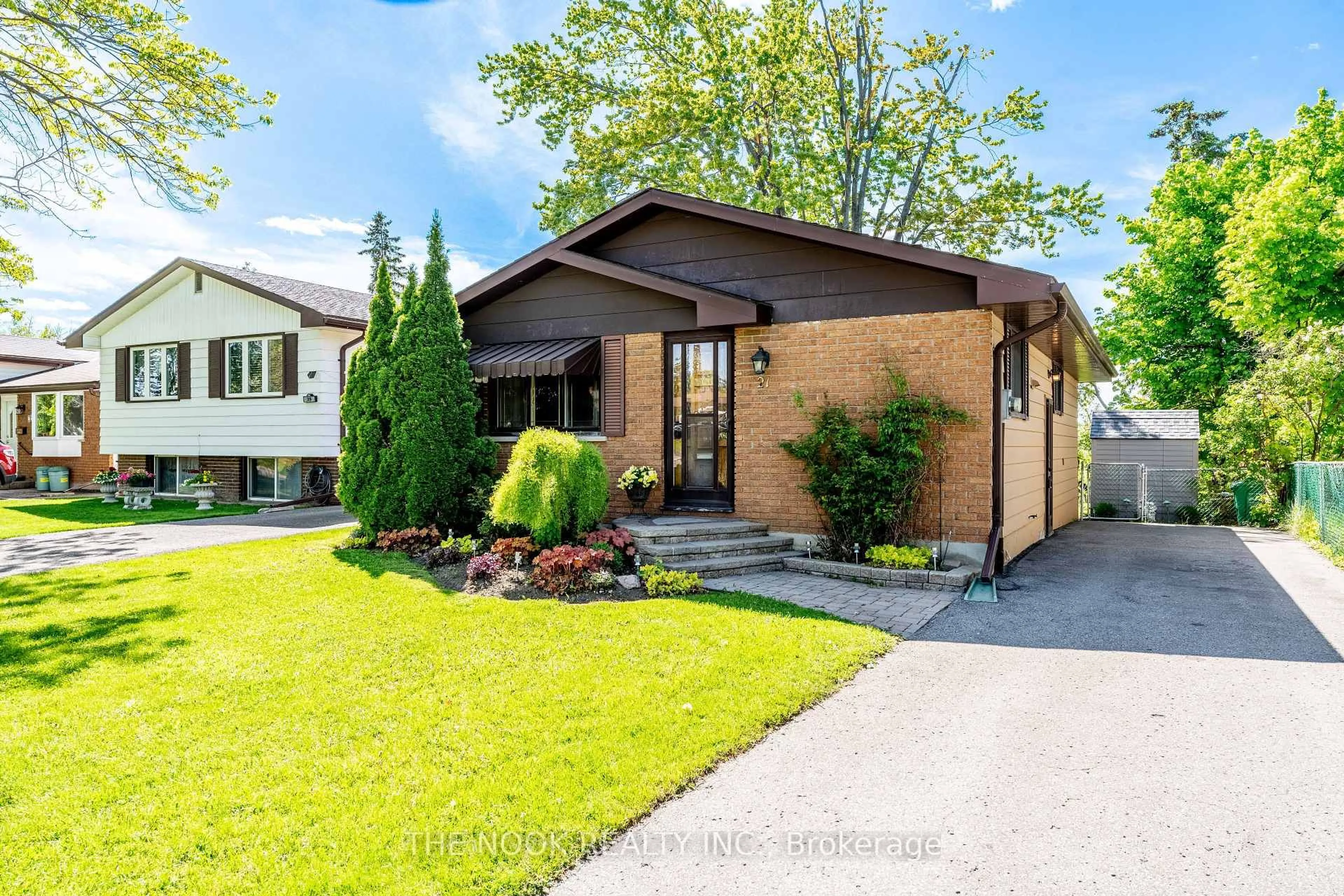 Home with brick exterior material, street for 21 Rideau Cres, Peterborough South Ontario K9J 1G7