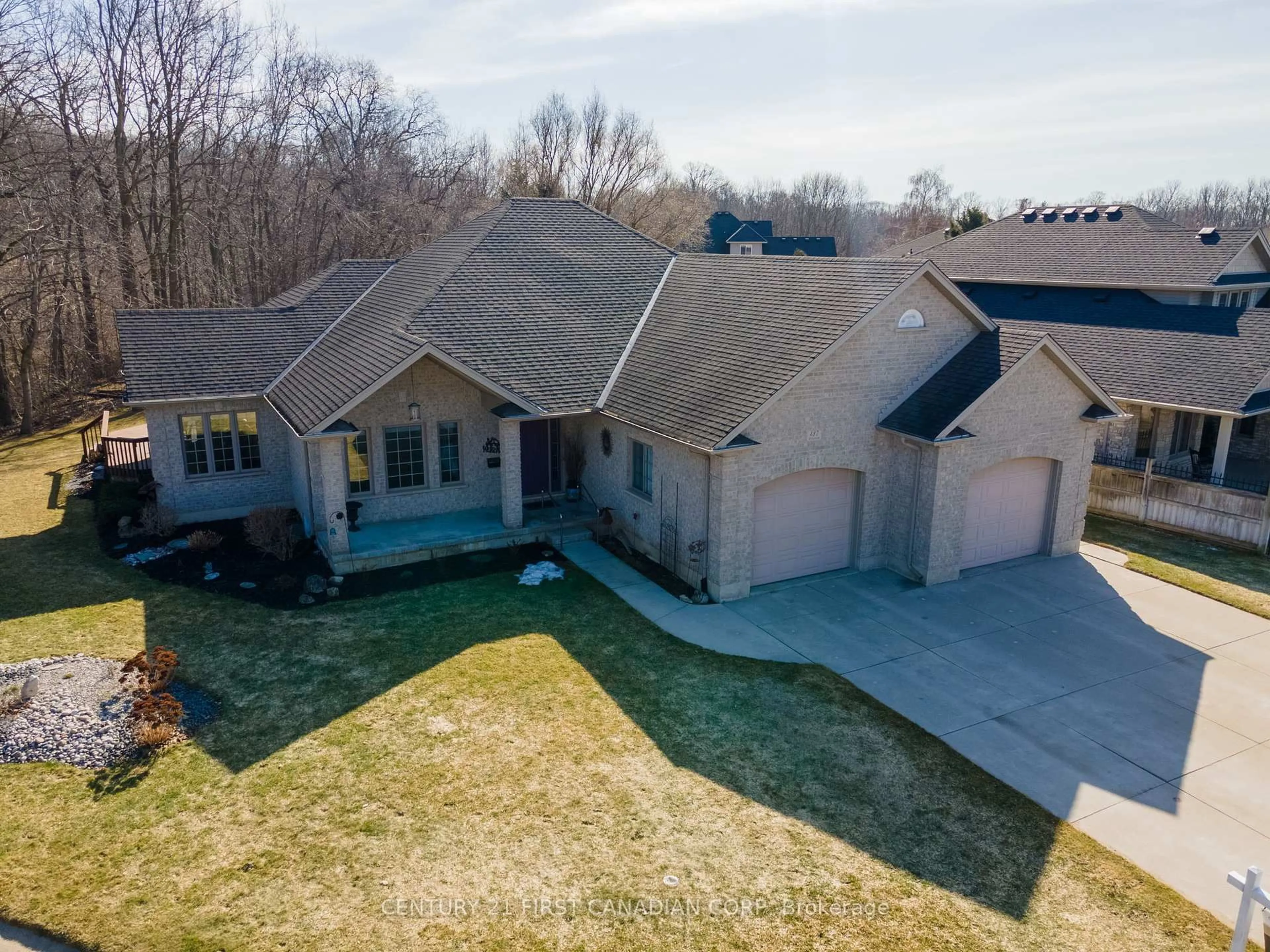 A pic from outside/outdoor area/front of a property/back of a property/a pic from drone, street for 487 Petersen Ave, Strathroy-Caradoc Ontario N7G 4L5