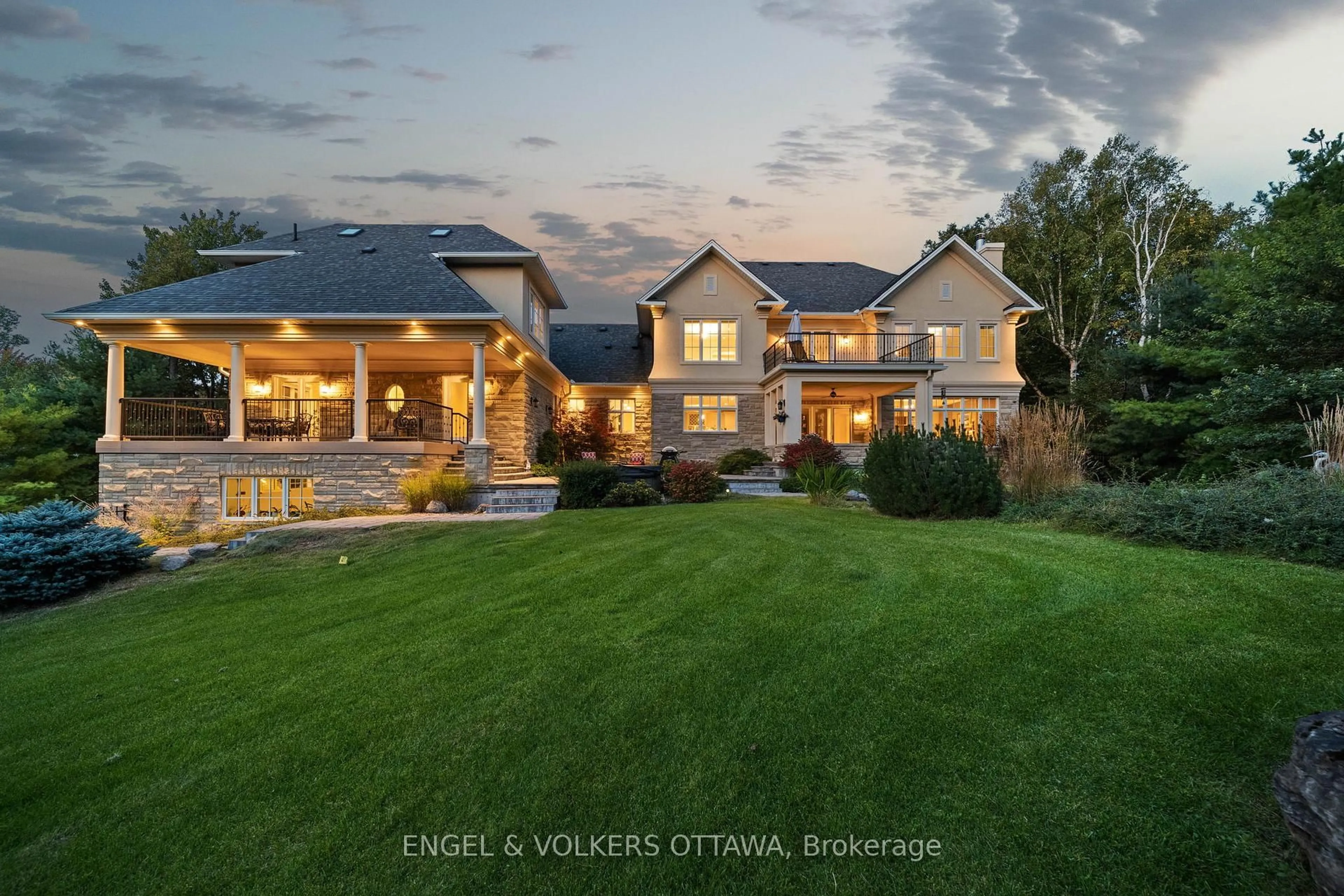 Home with brick exterior material, mountain view for 1408 Blackhorse Crt, Manotick Ontario K4M 0A6