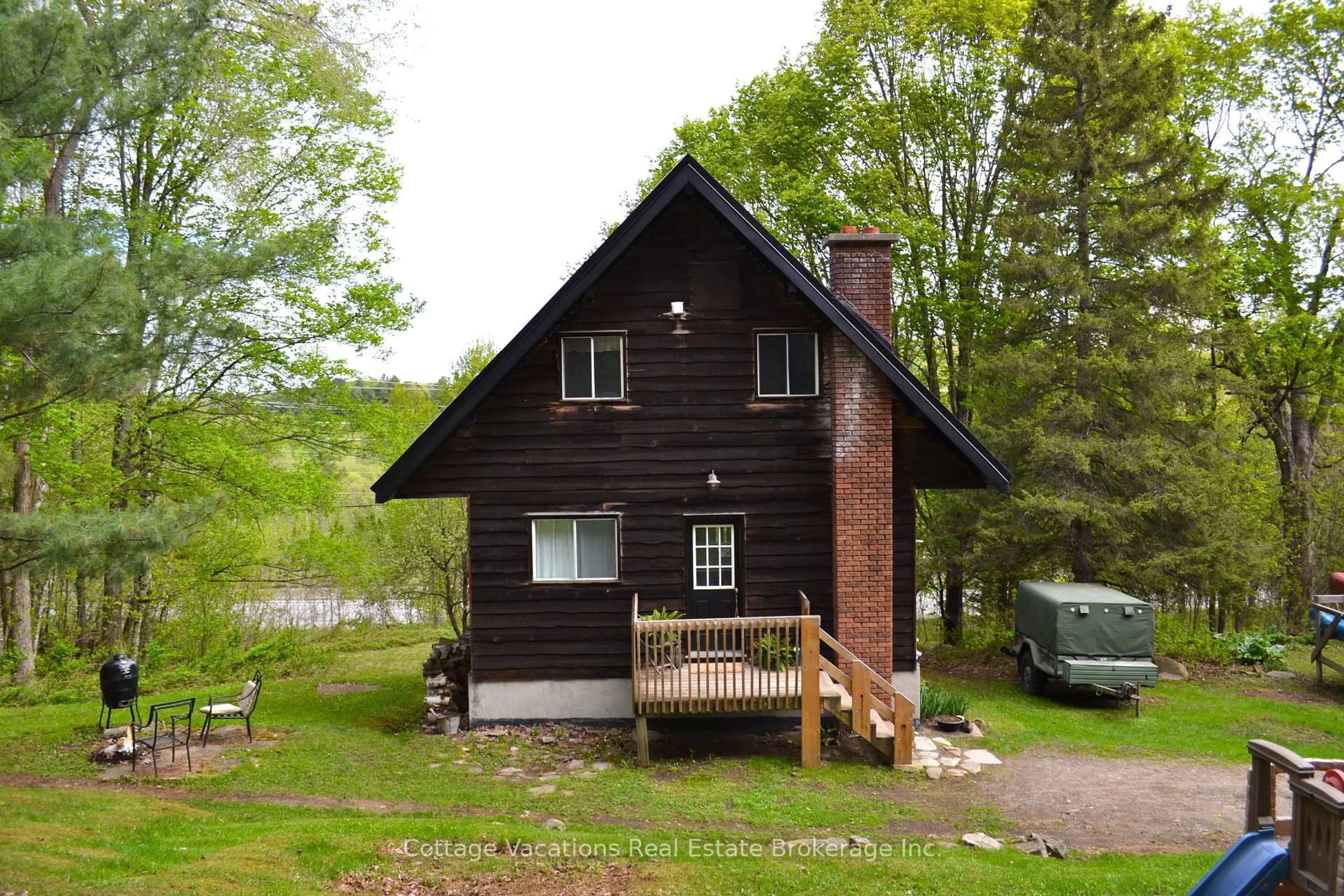 Shed for 527 Aspdin Rd, Huntsville Ontario P1H 1Y4