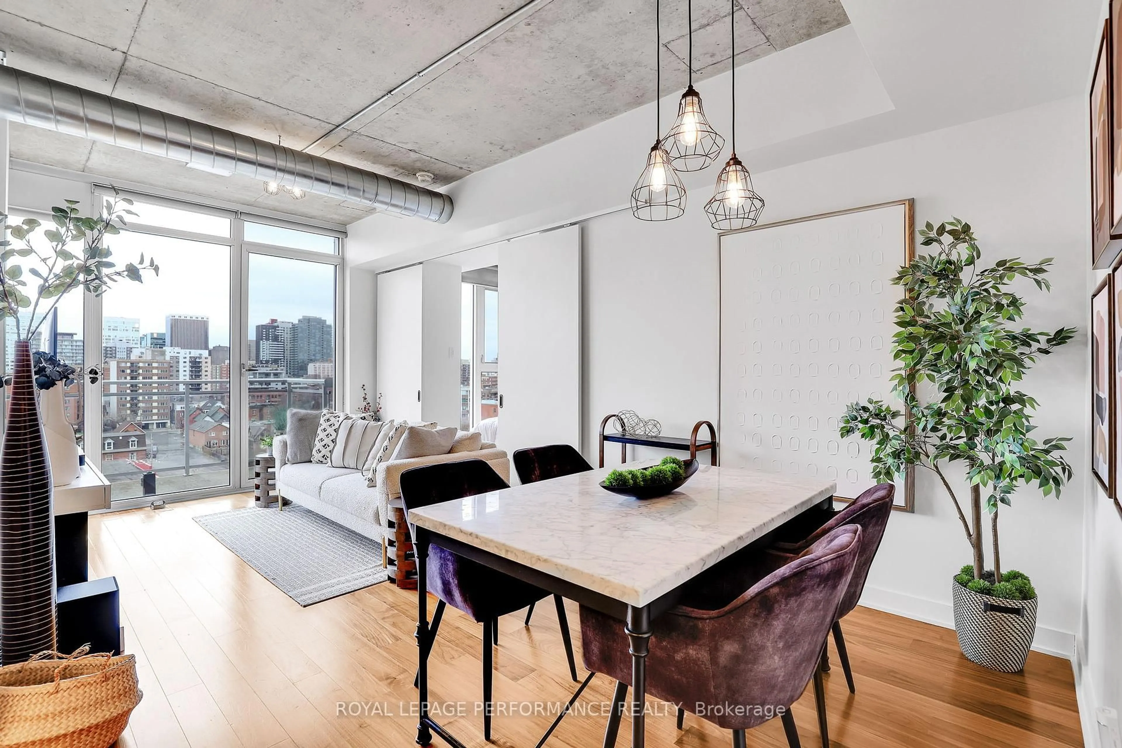 Dining room, cement floor for 354 Gladstone Ave #815, Ottawa Ontario K2P 0R4
