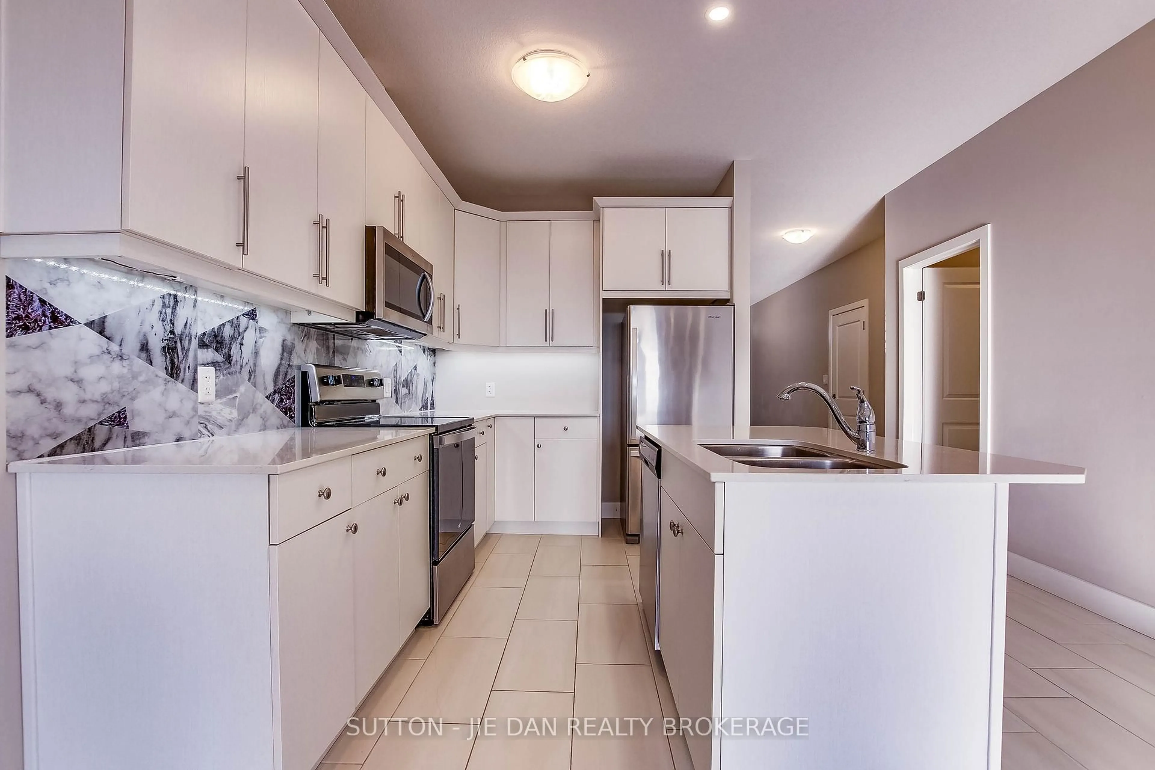 Standard kitchen, ceramic/tile floor for 1375 Whetherfield St #61, London North Ontario N6H 0E5