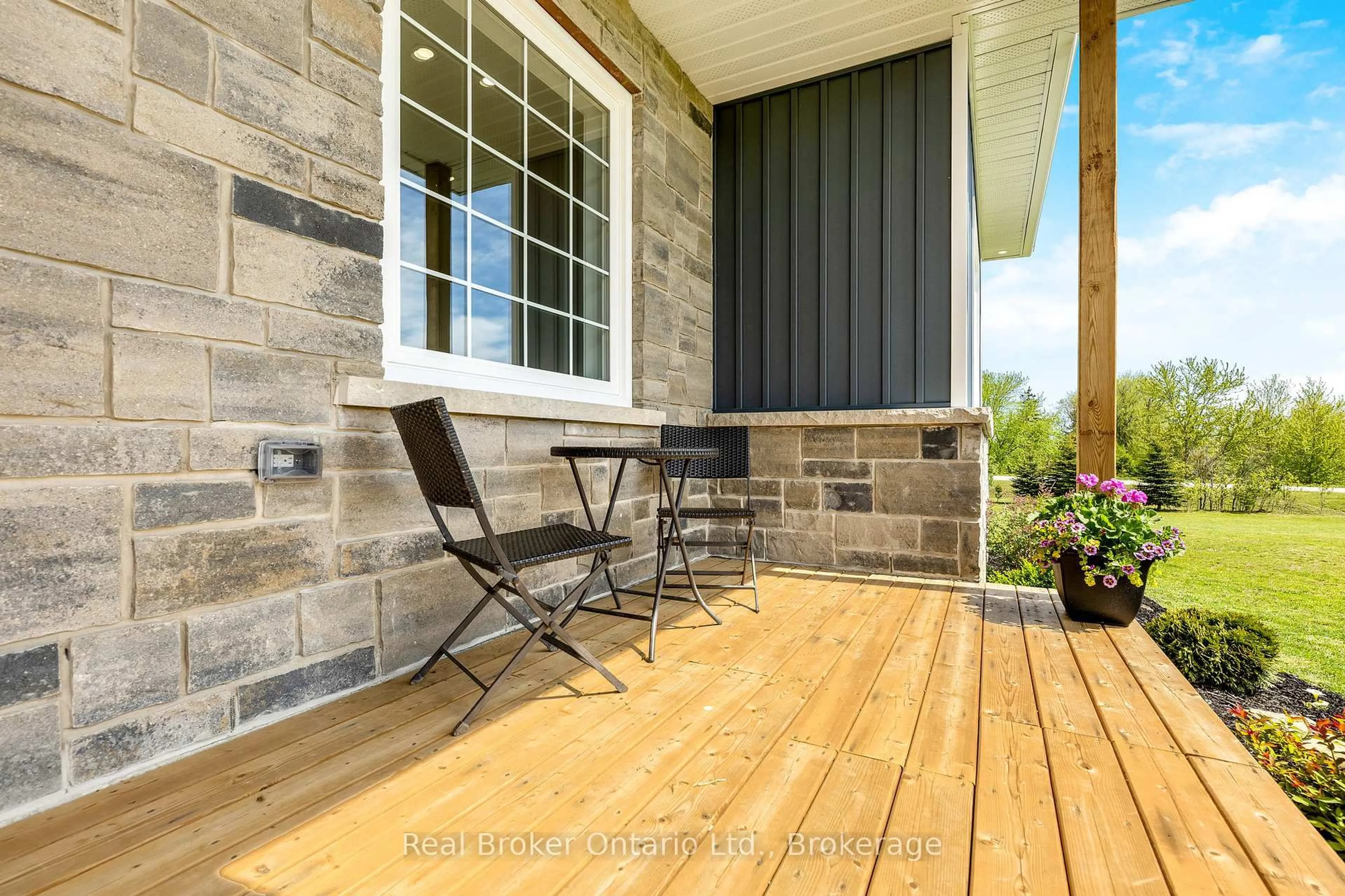 Patio, street for 142401 15 Sdrd, East Garafraxa Ontario L9W 7K9