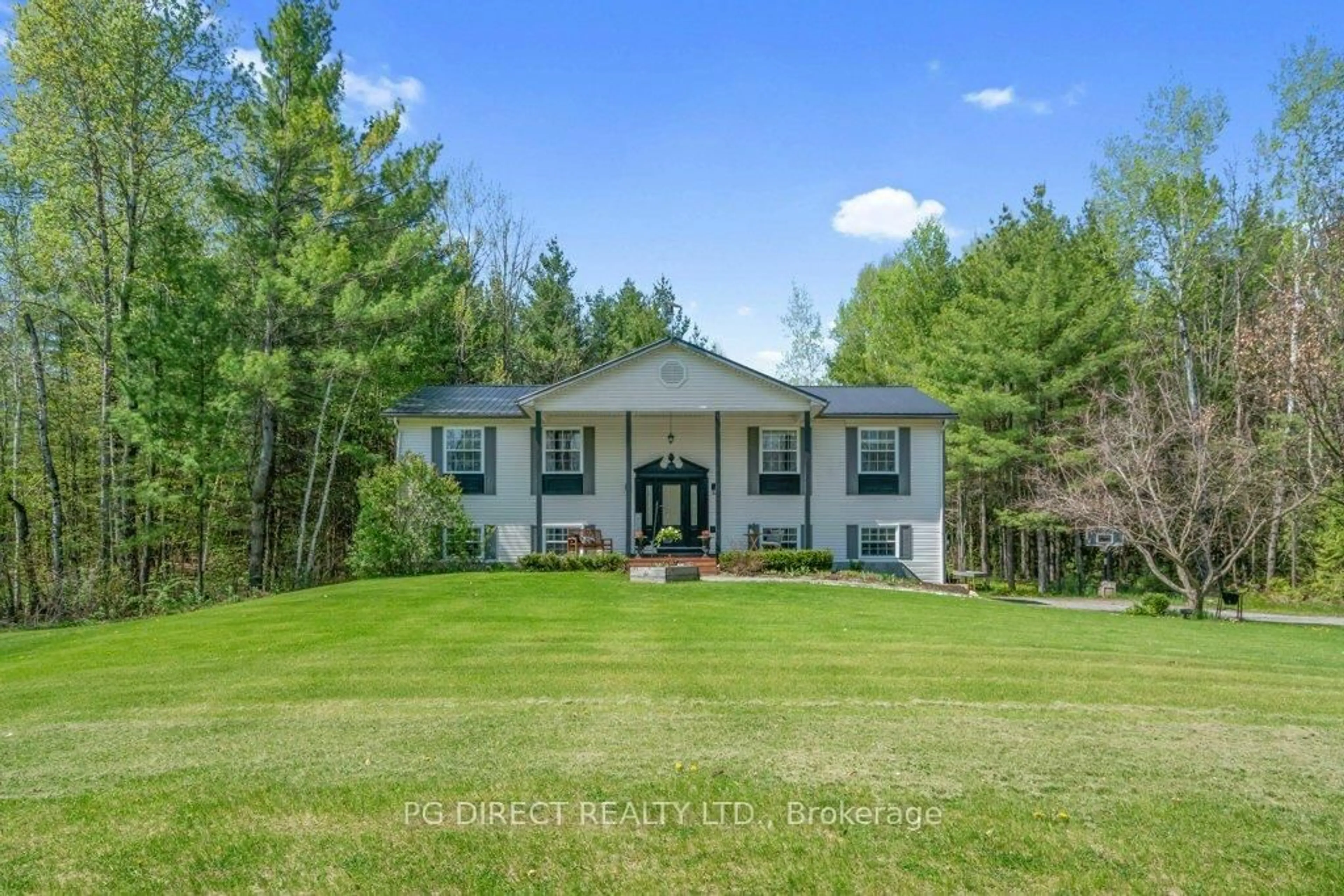 A pic from outside/outdoor area/front of a property/back of a property/a pic from drone, unknown for 34 Smith Rd, North Grenville Ontario K0G 1T0