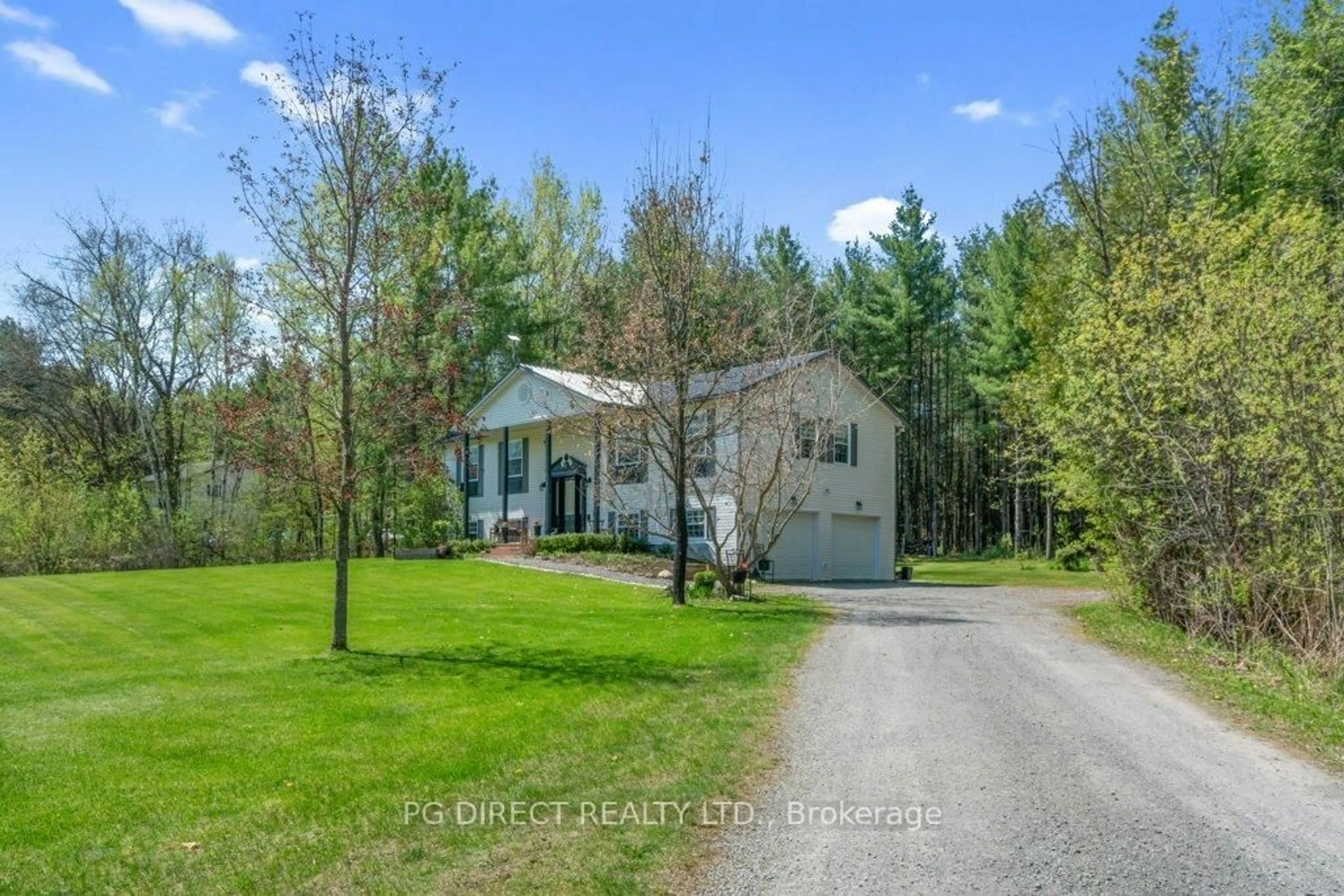 A pic from outside/outdoor area/front of a property/back of a property/a pic from drone, unknown for 34 Smith Rd, North Grenville Ontario K0G 1T0