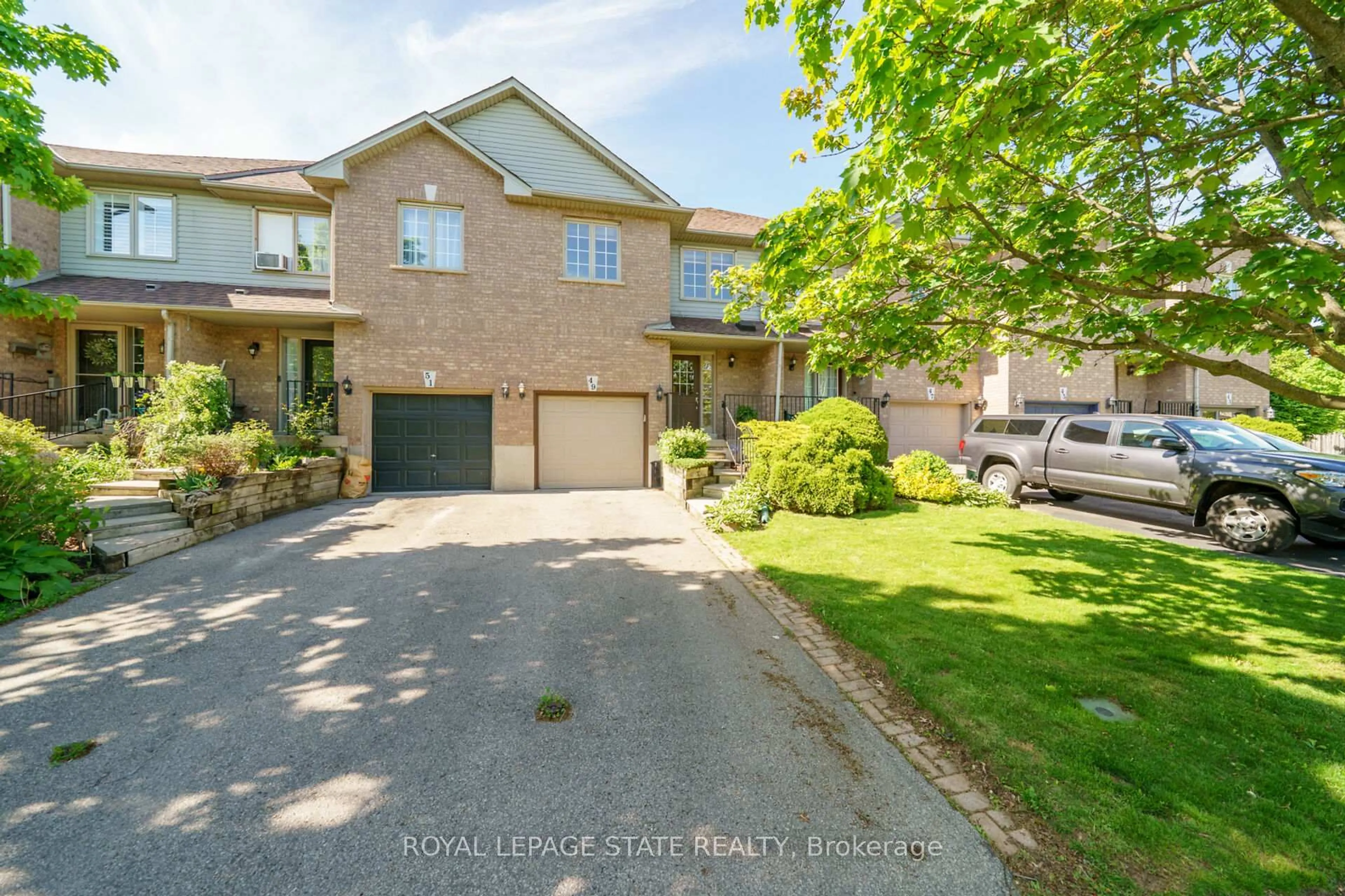 A pic from outside/outdoor area/front of a property/back of a property/a pic from drone, street for 49 Morwick Dr, Hamilton Ontario L9G 4Y4