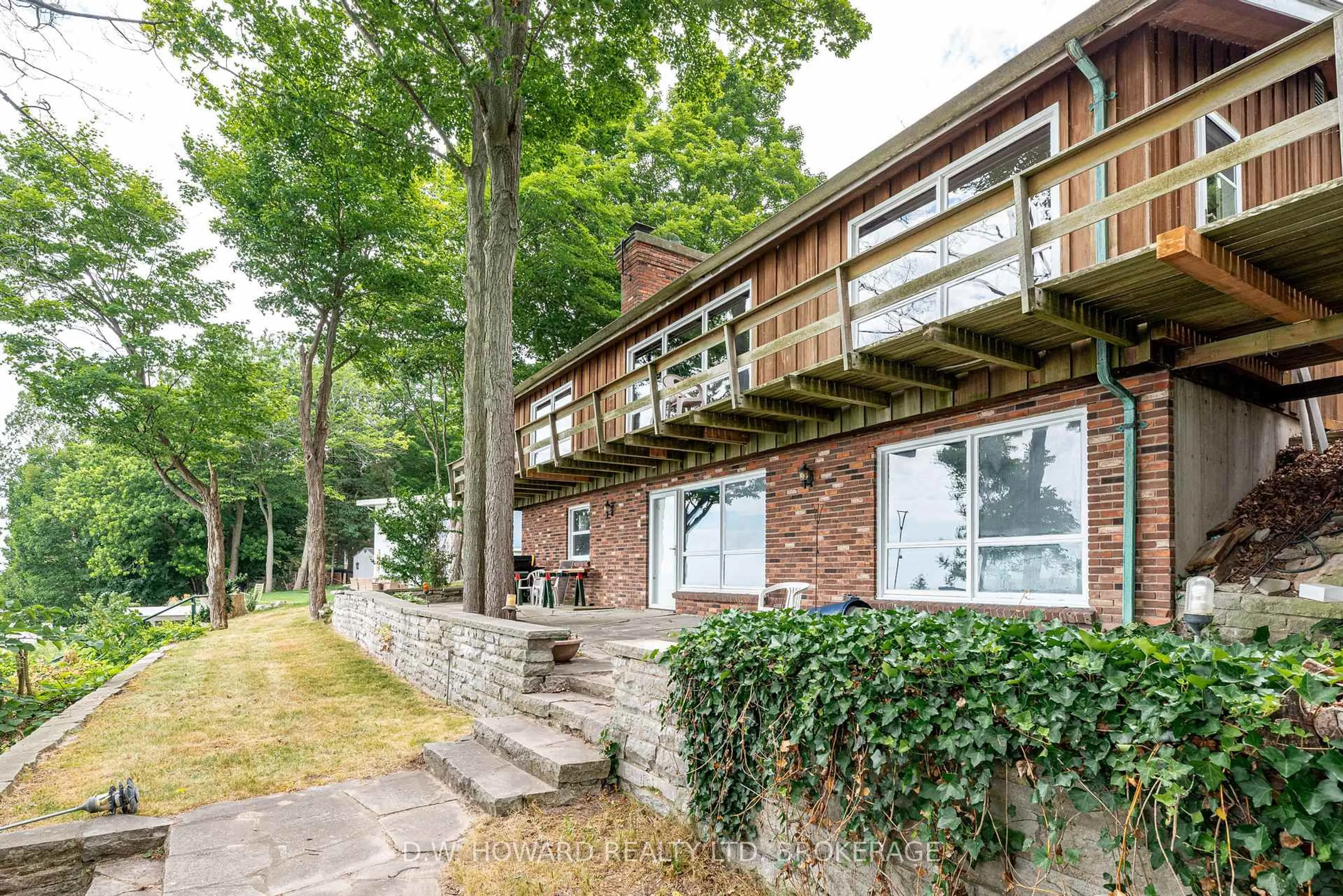 Home with brick exterior material, unknown for 10121 Cedar Crest Rd, Wainfleet Ontario L3K 5V4