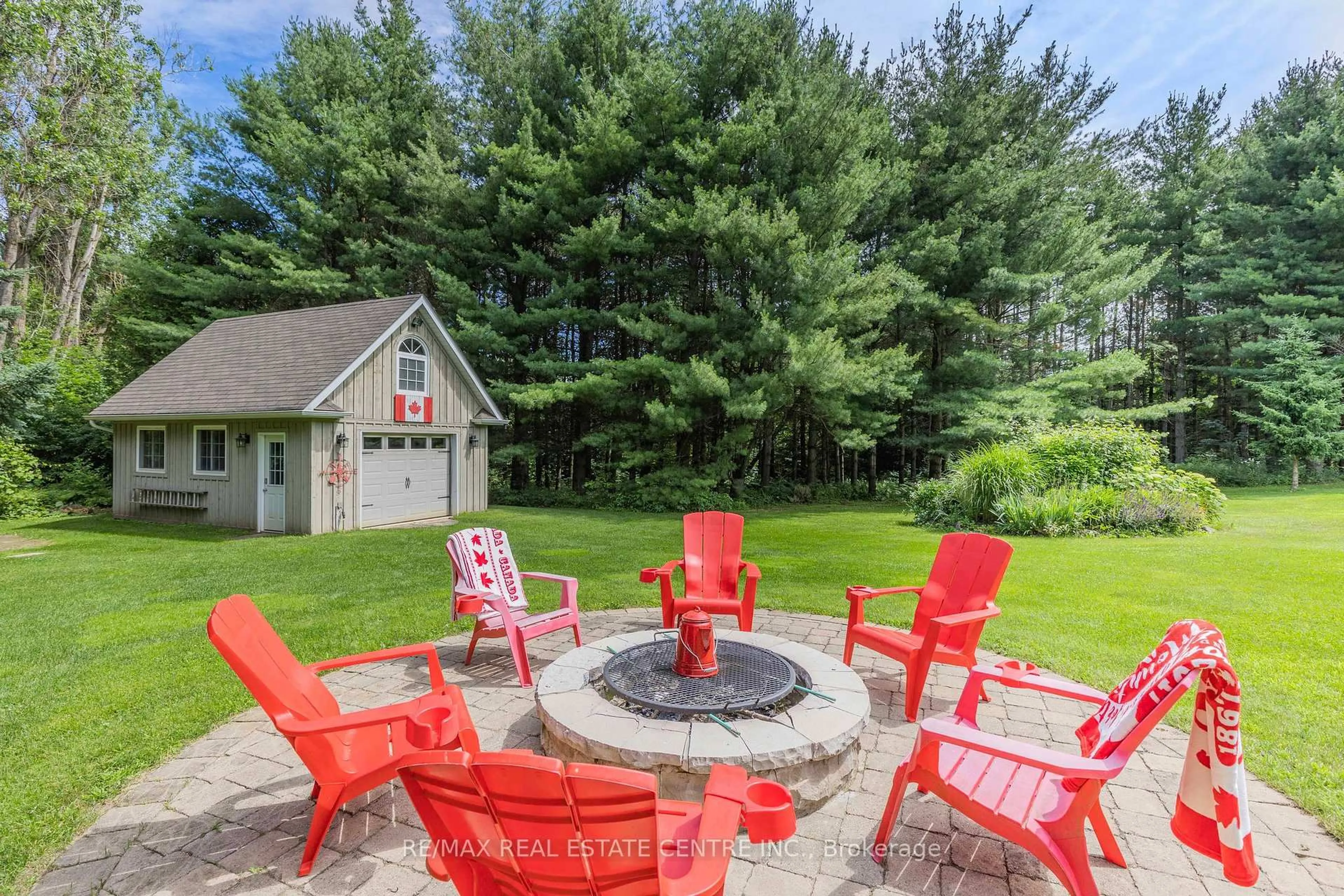 Patio, water/lake/river/ocean view for 3 Springview Crt, East Garafraxa Ontario L9W 6B5