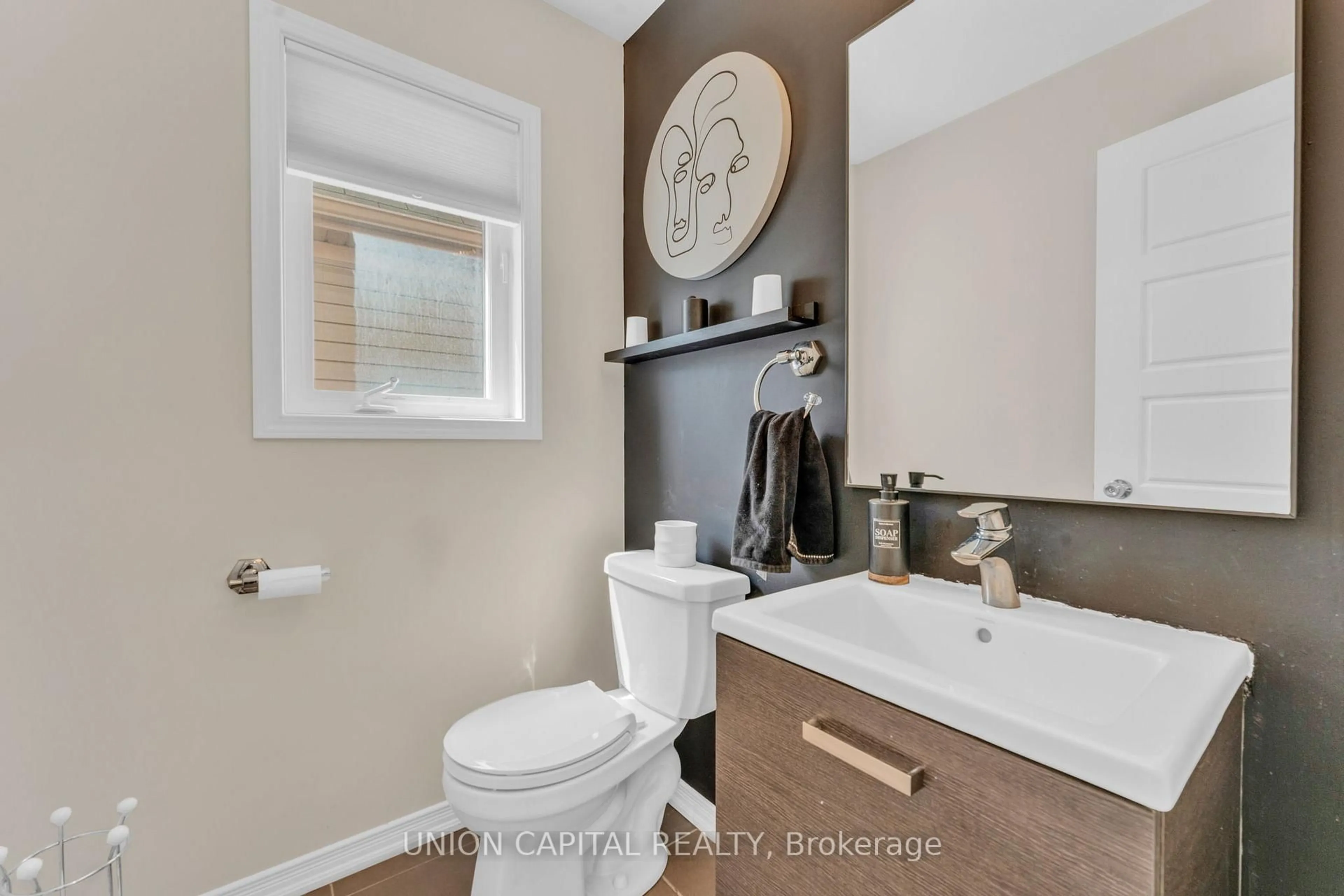 Contemporary bathroom, ceramic/tile floor for 7743 Butternut Blvd, Niagara Falls Ontario L2H 0N6