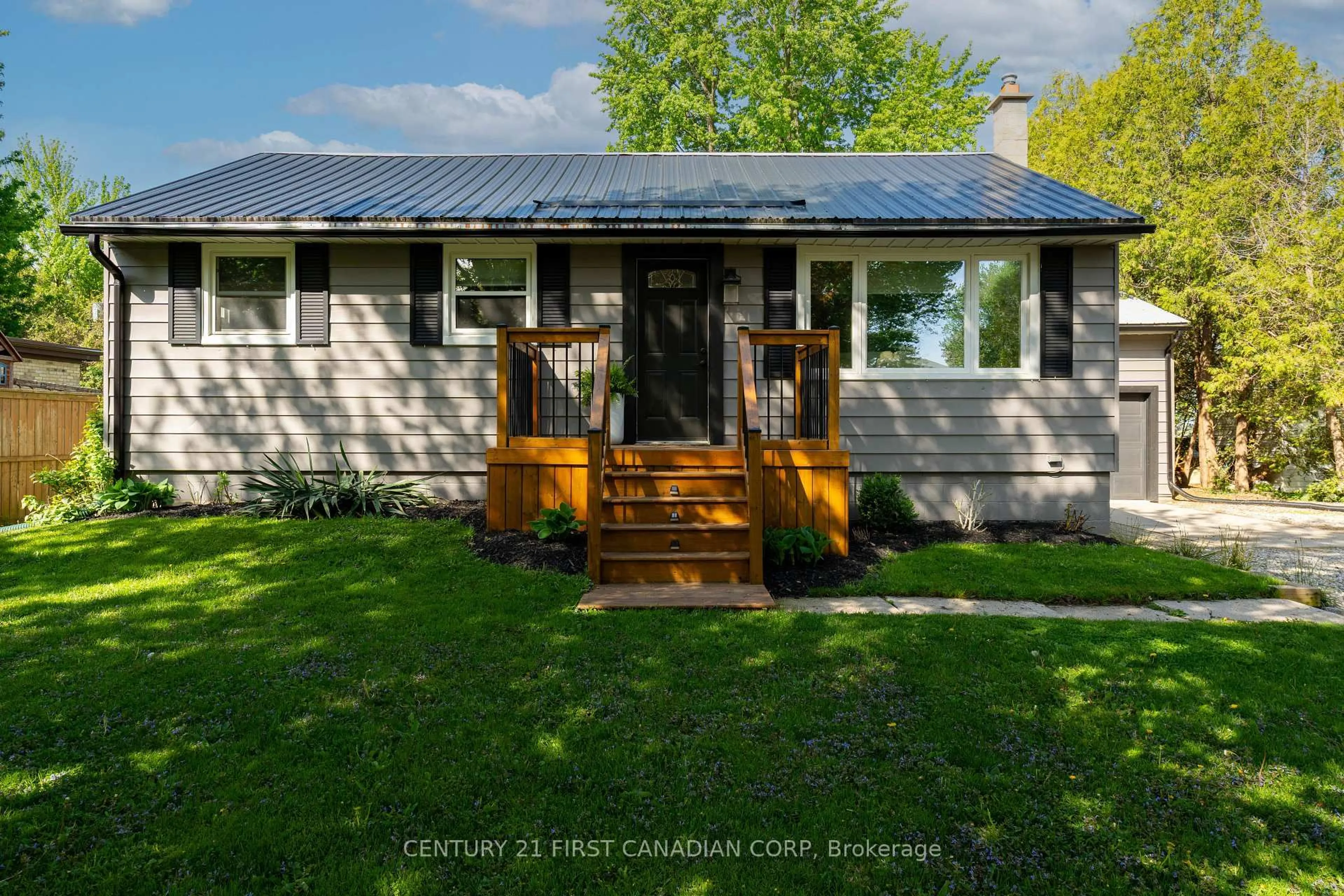 Home with vinyl exterior material, street for 22971 Highbury Ave, Middlesex Centre Ontario N0M 2A0