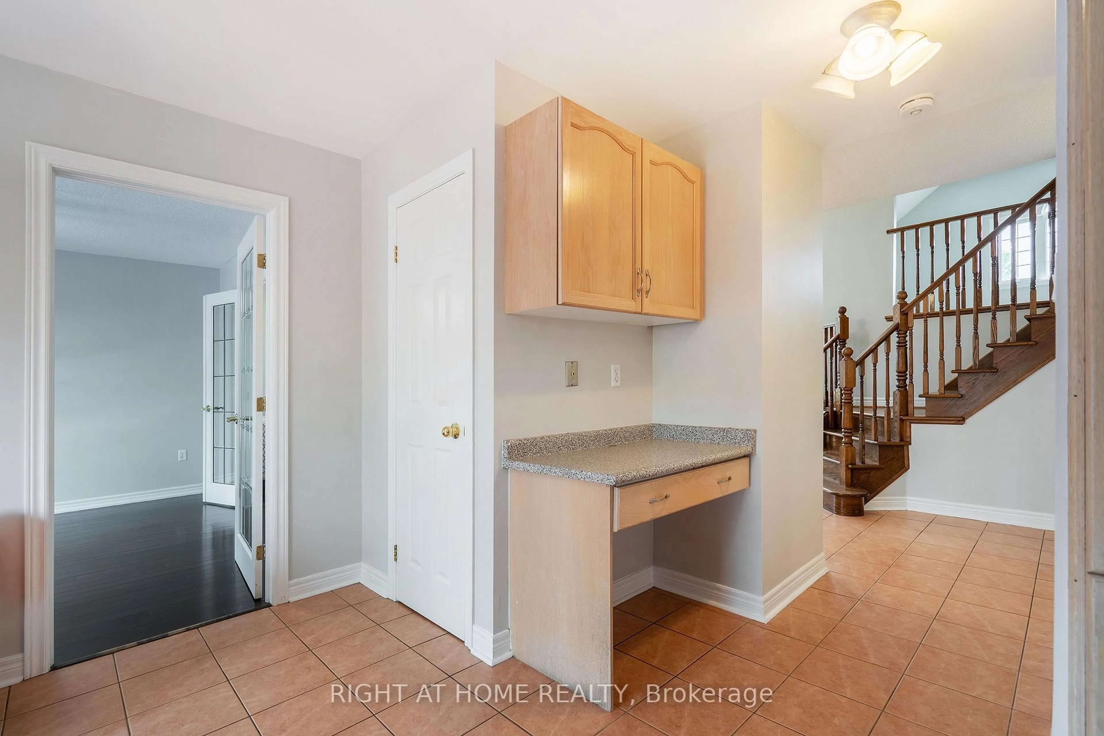 Unknown for 1262 Upper Paradise Rd, Hamilton Ontario L9B 2R7